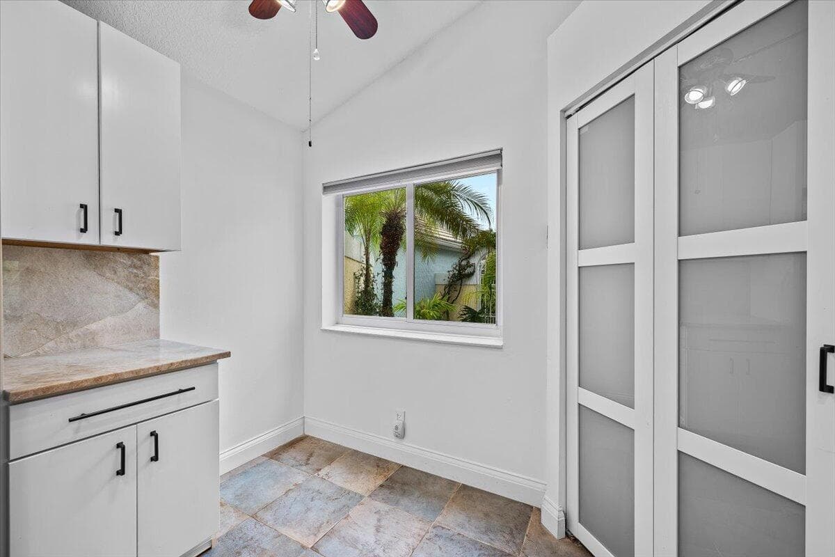 11 Dorchester Circle, Palm Beach Gardens, FL 33418 — photo 7 of 43