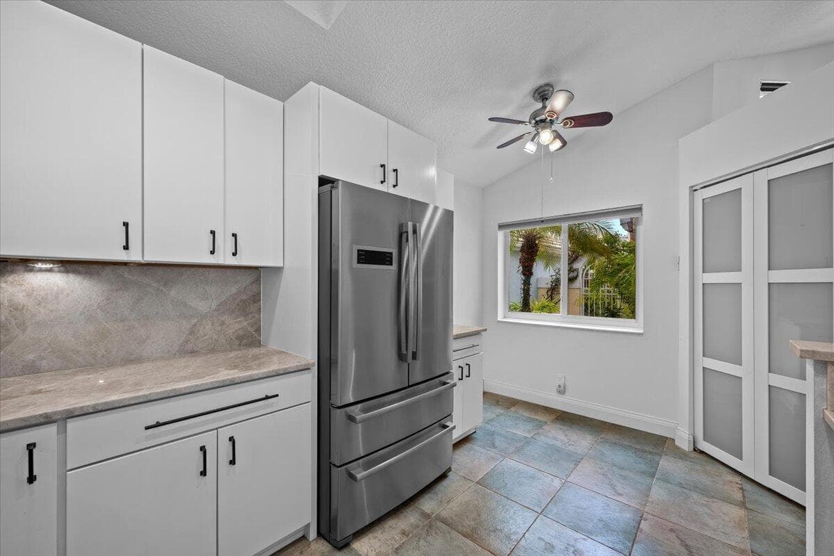 11 Dorchester Circle, Palm Beach Gardens, FL 33418 — photo 6 of 43