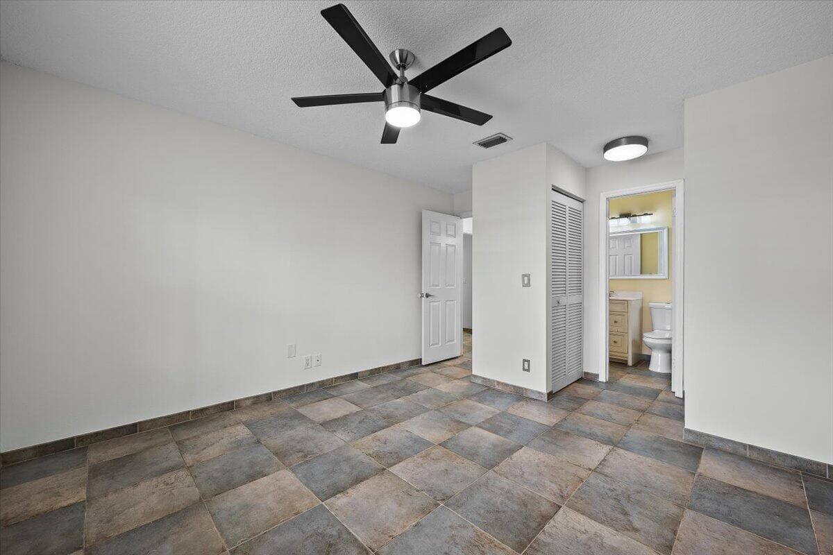 11 Dorchester Circle, Palm Beach Gardens, FL 33418 — photo 14 of 43