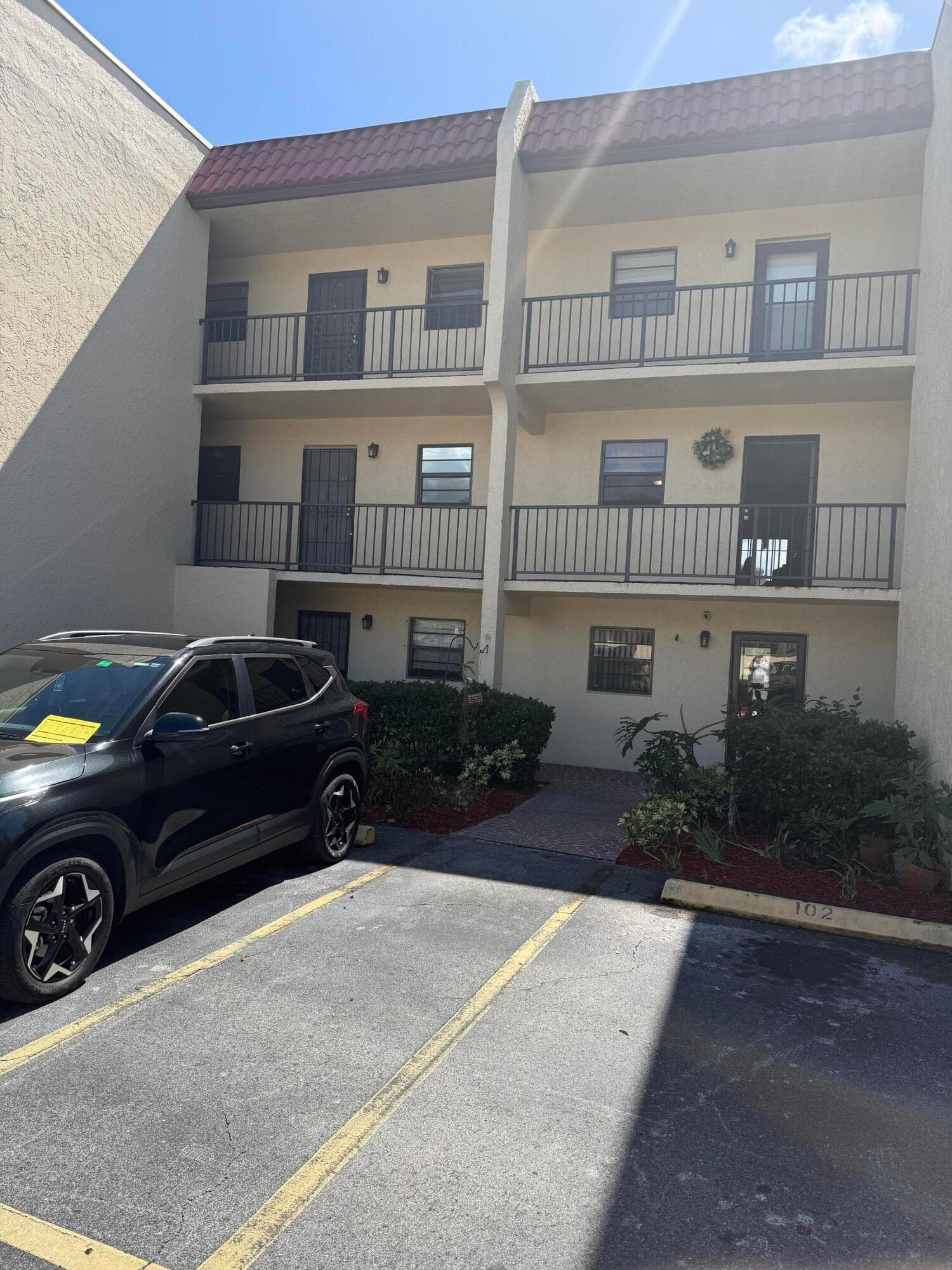 2025 Oleander Boulevard 105, Fort Pierce, FL 34982 — photo 1 of 16