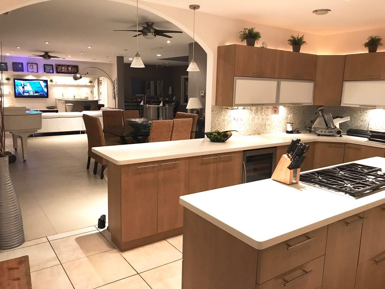 185 Palm Avenue, Miami Beach, FL 33139 — photo 22 of 38