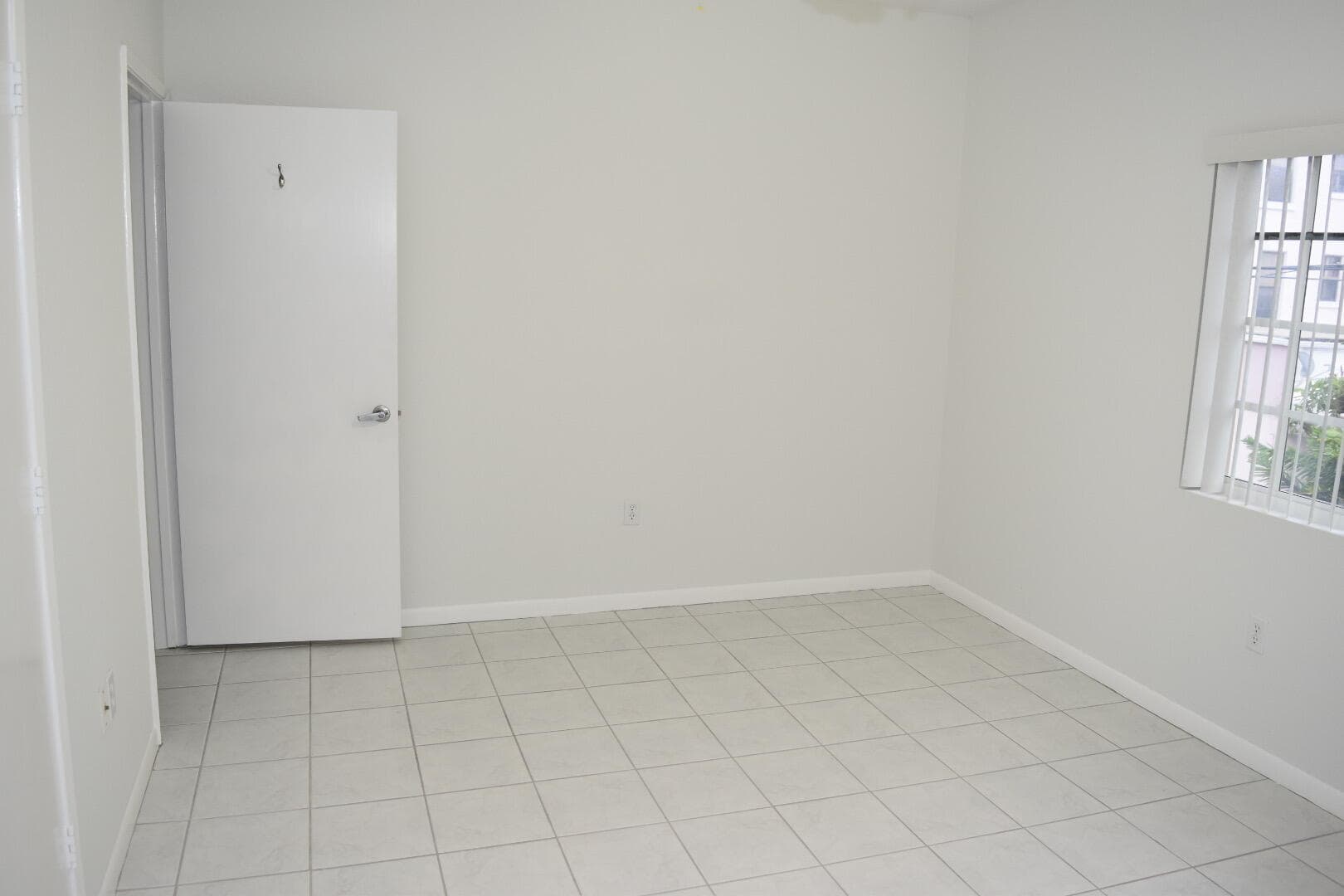 2010 Taylor Street 7b, Hollywood, FL 33020 — photo 3 of 18