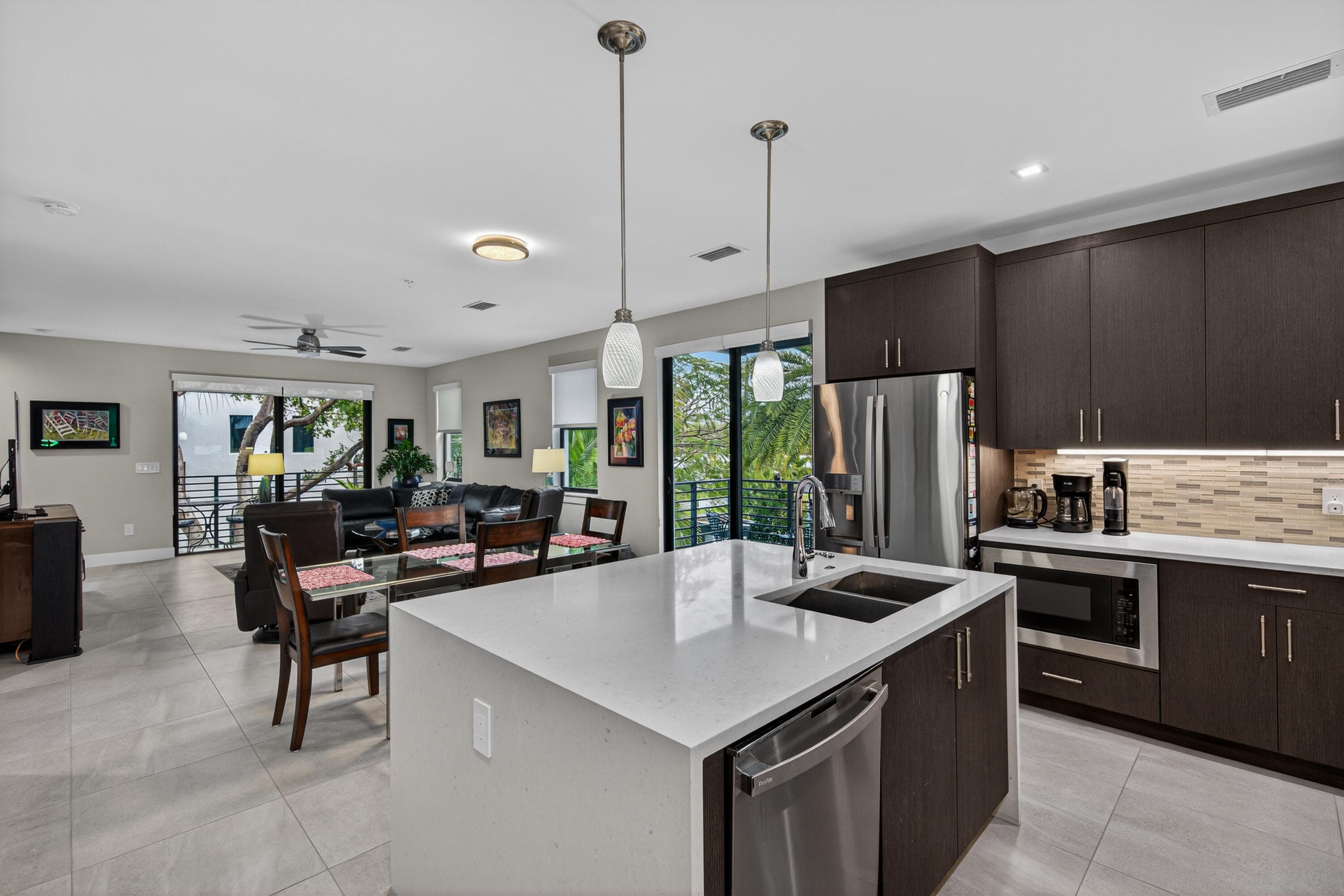 615 NE 22nd Drive, Wilton Manors, FL 33305 — photo 1 of 49