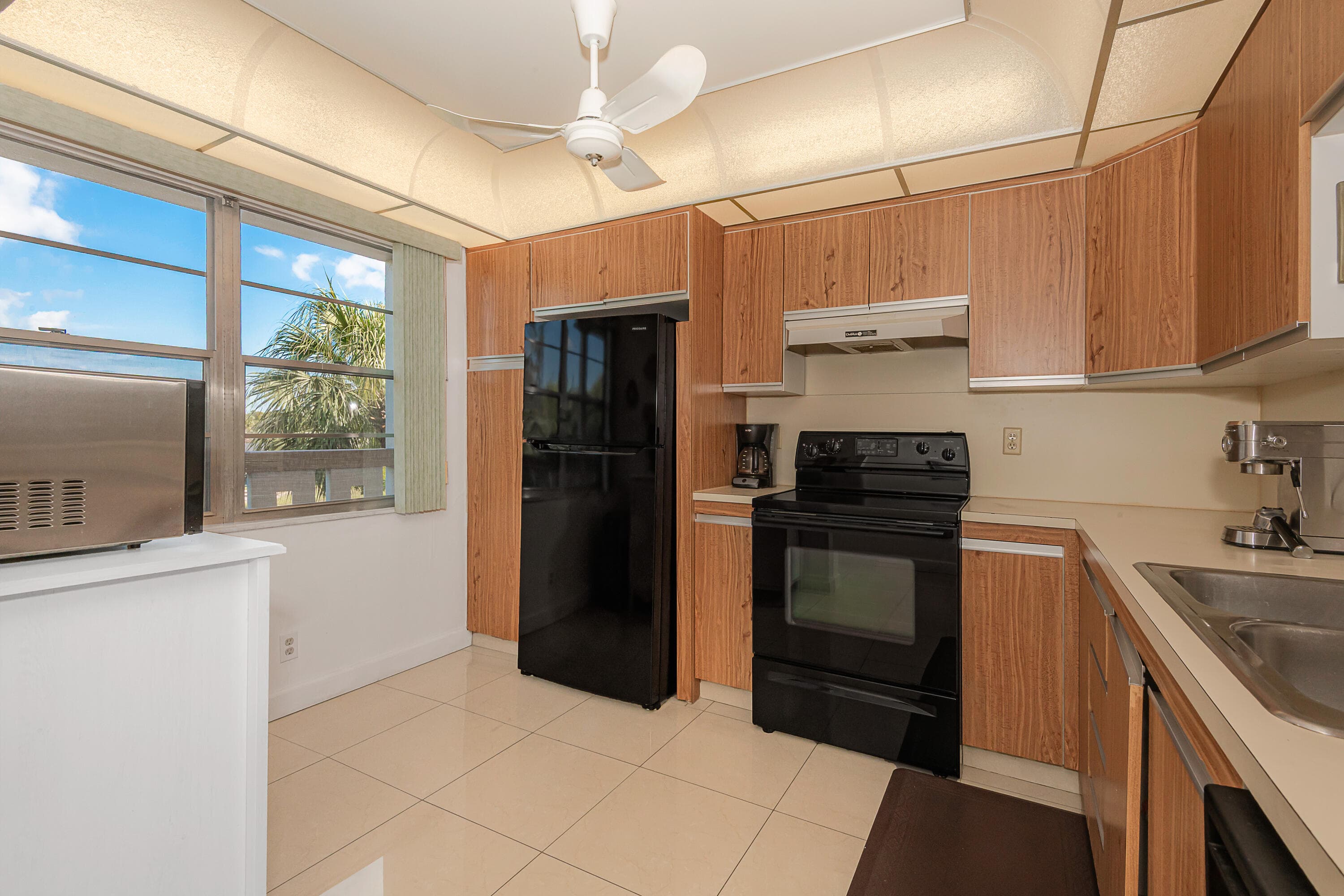 2102 Lucaya Bend J3, Coconut Creek, FL 33066 — photo 10 of 35