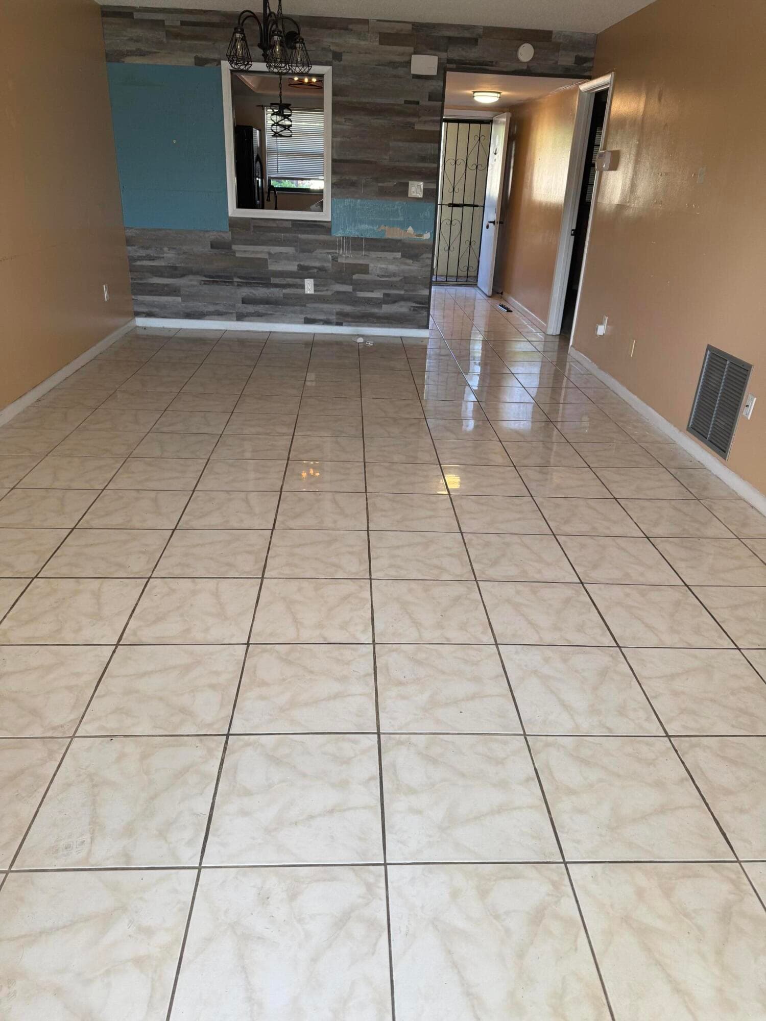 2025 Oleander Boulevard 105, Fort Pierce, FL 34982 — photo 4 of 16