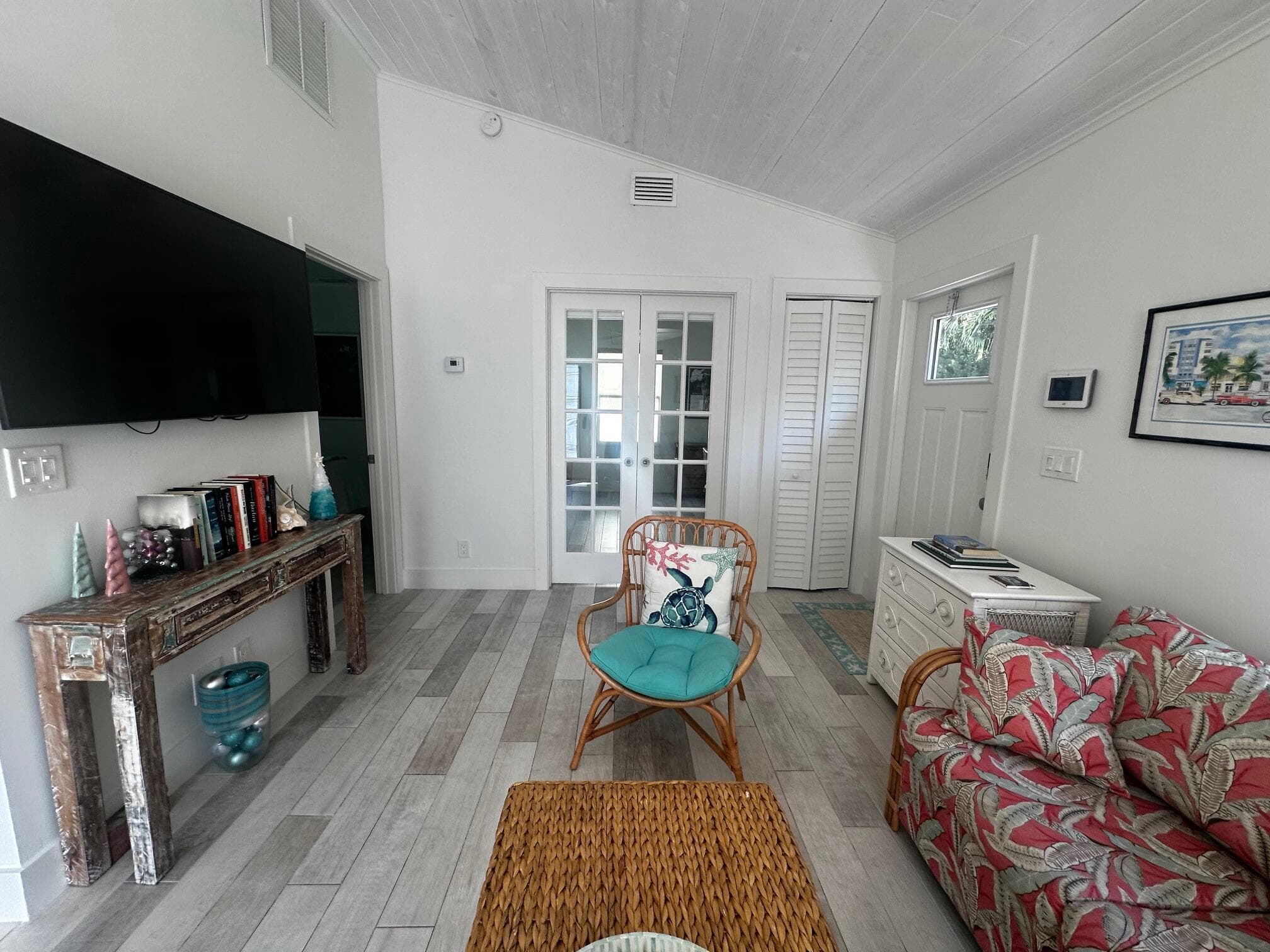 323 NE 7th Avenue B, Delray Beach, FL 33483 — photo 3 of 16