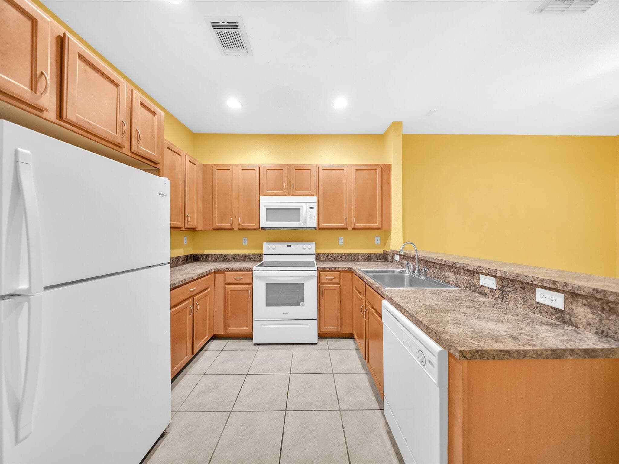 21223 NW 14th Place 324, Miami Gardens, FL 33169 — photo 6 of 25