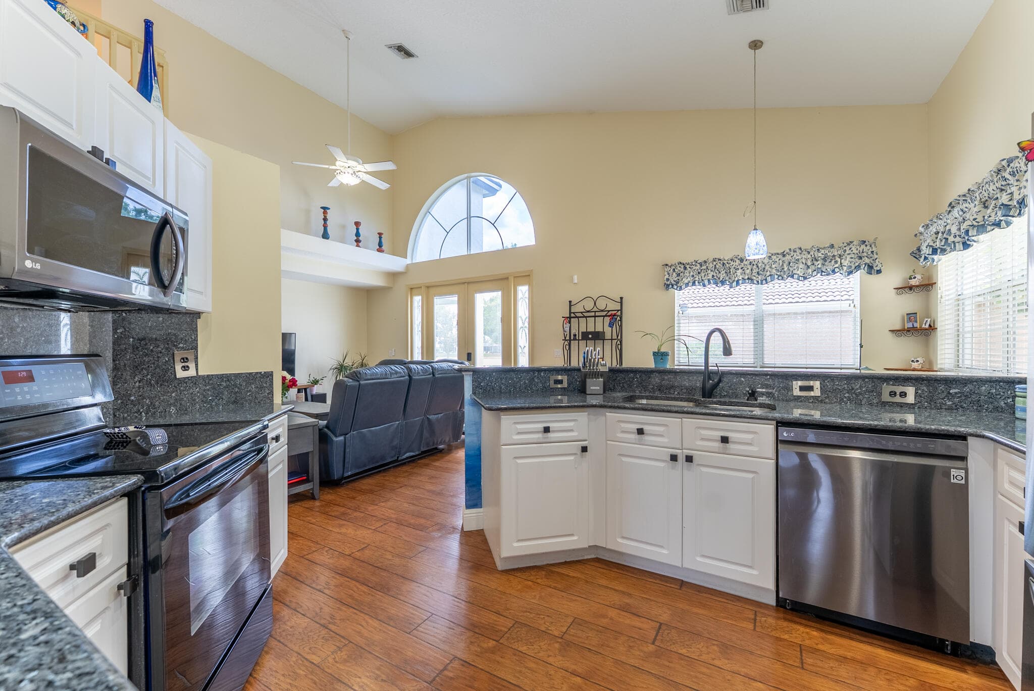 7040 Peninsula Lake Court, Lake Worth, FL 33467 — photo 13 of 48