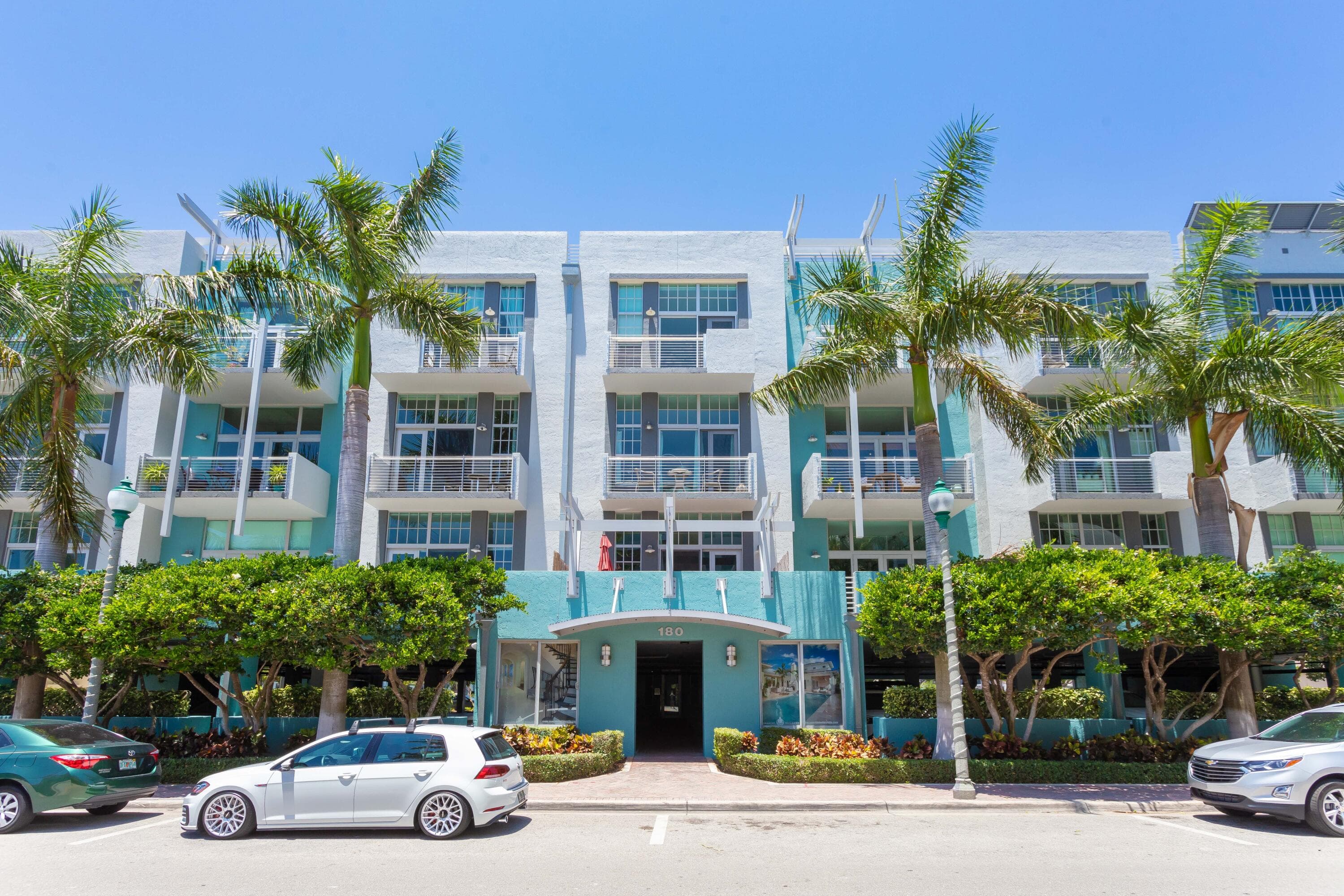 180 NE 4th Avenue 204, Delray Beach, FL 33483 — photo 1 of 17