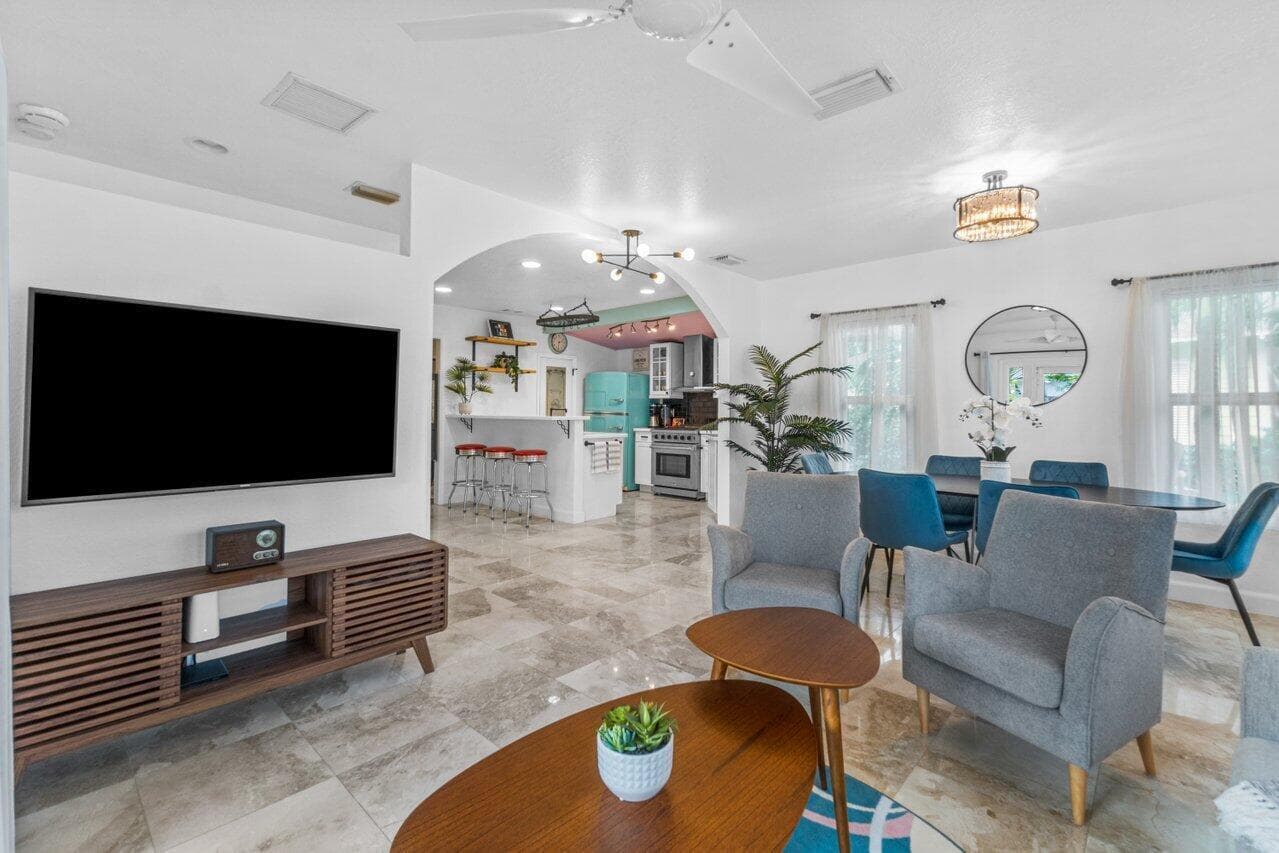 1911 Parker Avenue, West Palm Beach, FL 33401 — photo 4 of 111