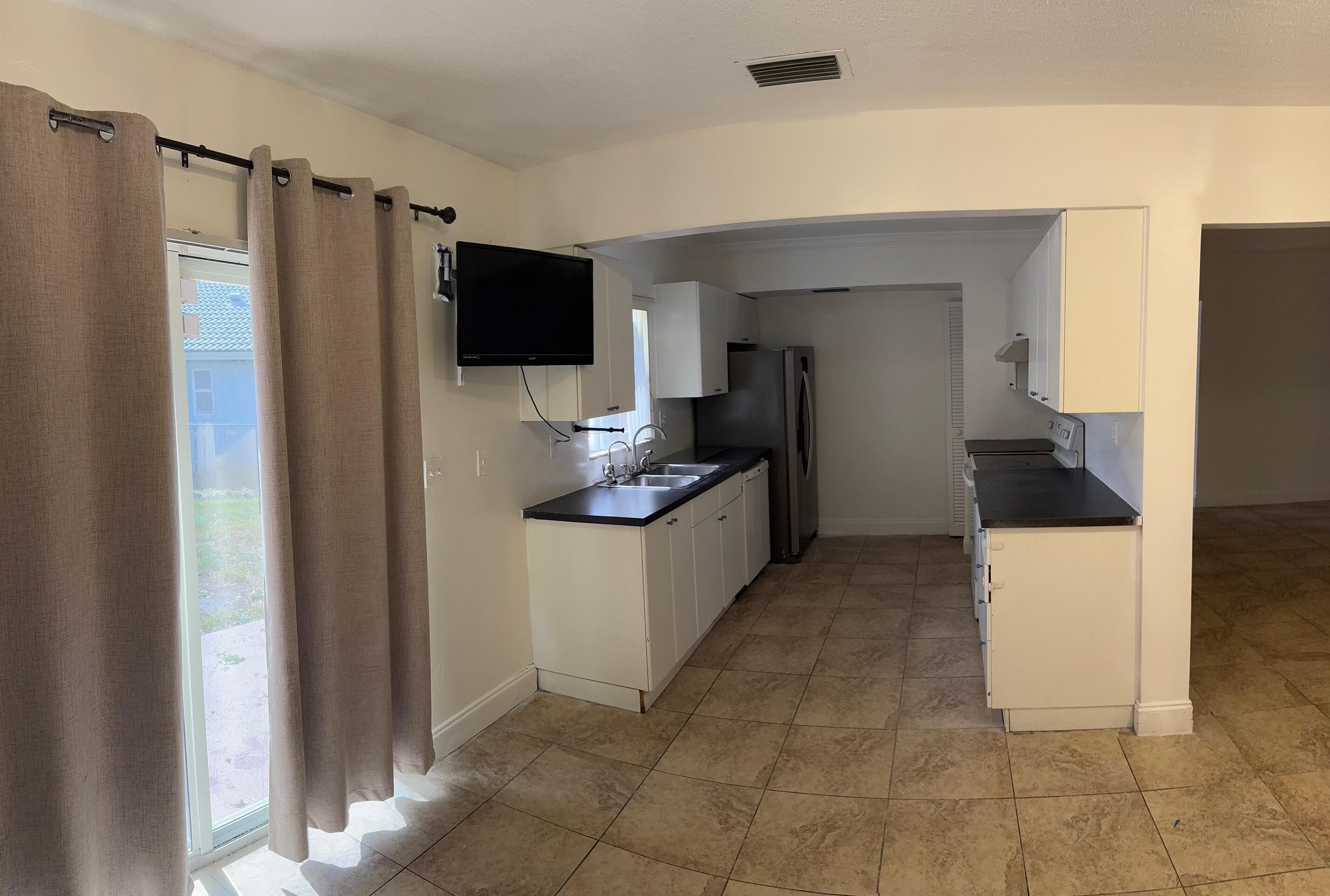 11180 NW 35th Street, Coral Springs, FL 33065 — photo 3 of 19