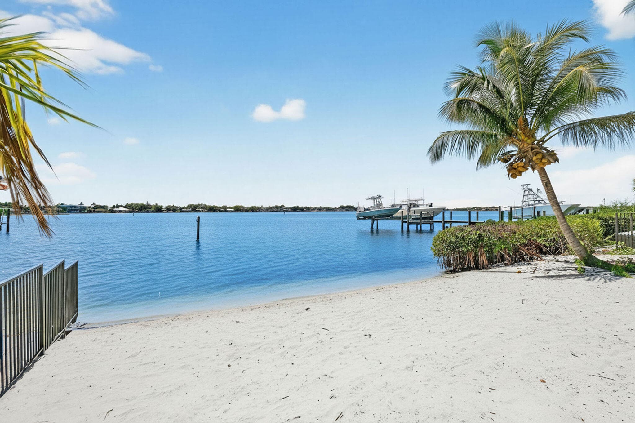 114 W Riverside Drive, Jupiter, FL 33469 — photo 6 of 35