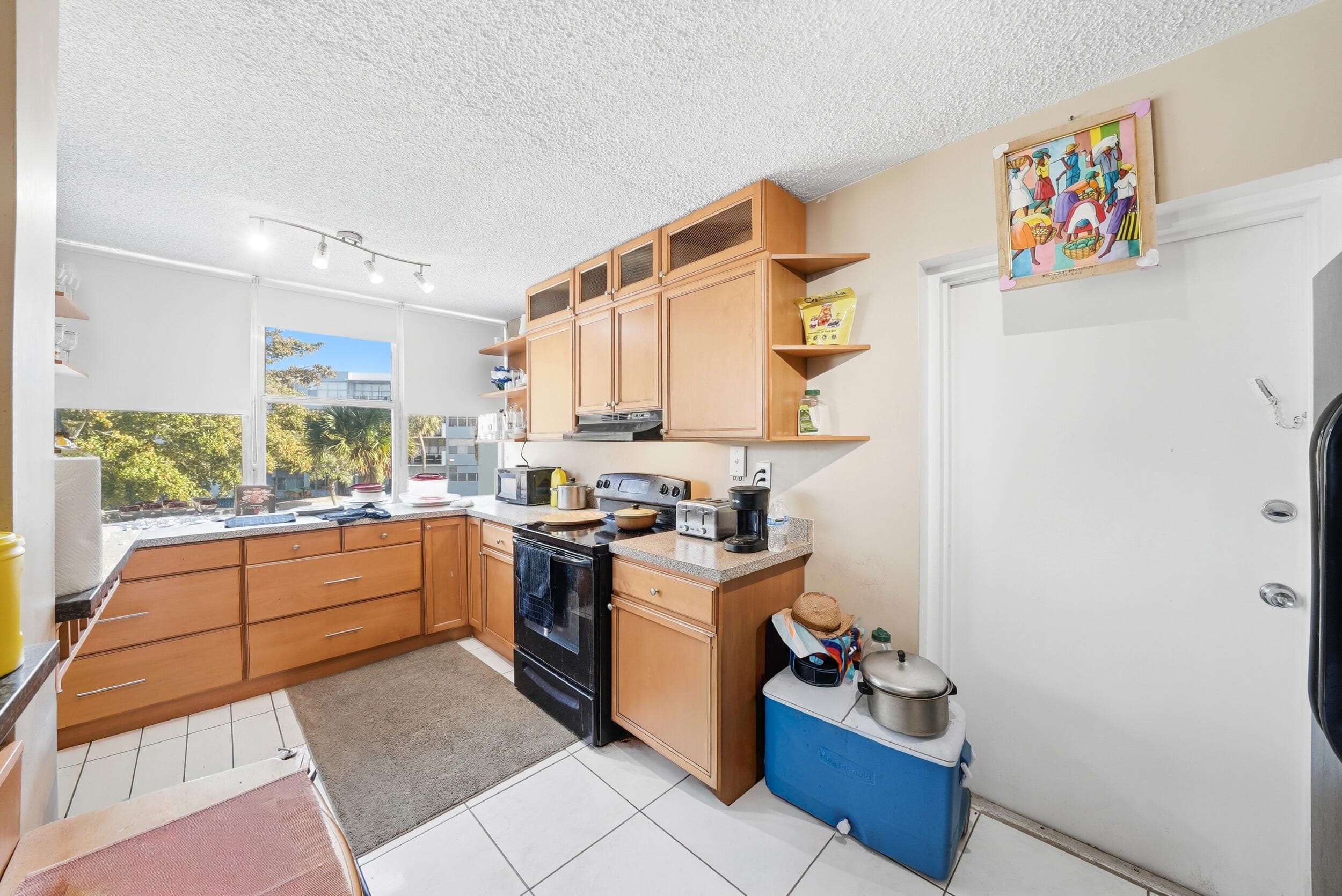 16850 S Glades Drive 2g, North Miami Beach, FL 33162 — photo 4 of 24
