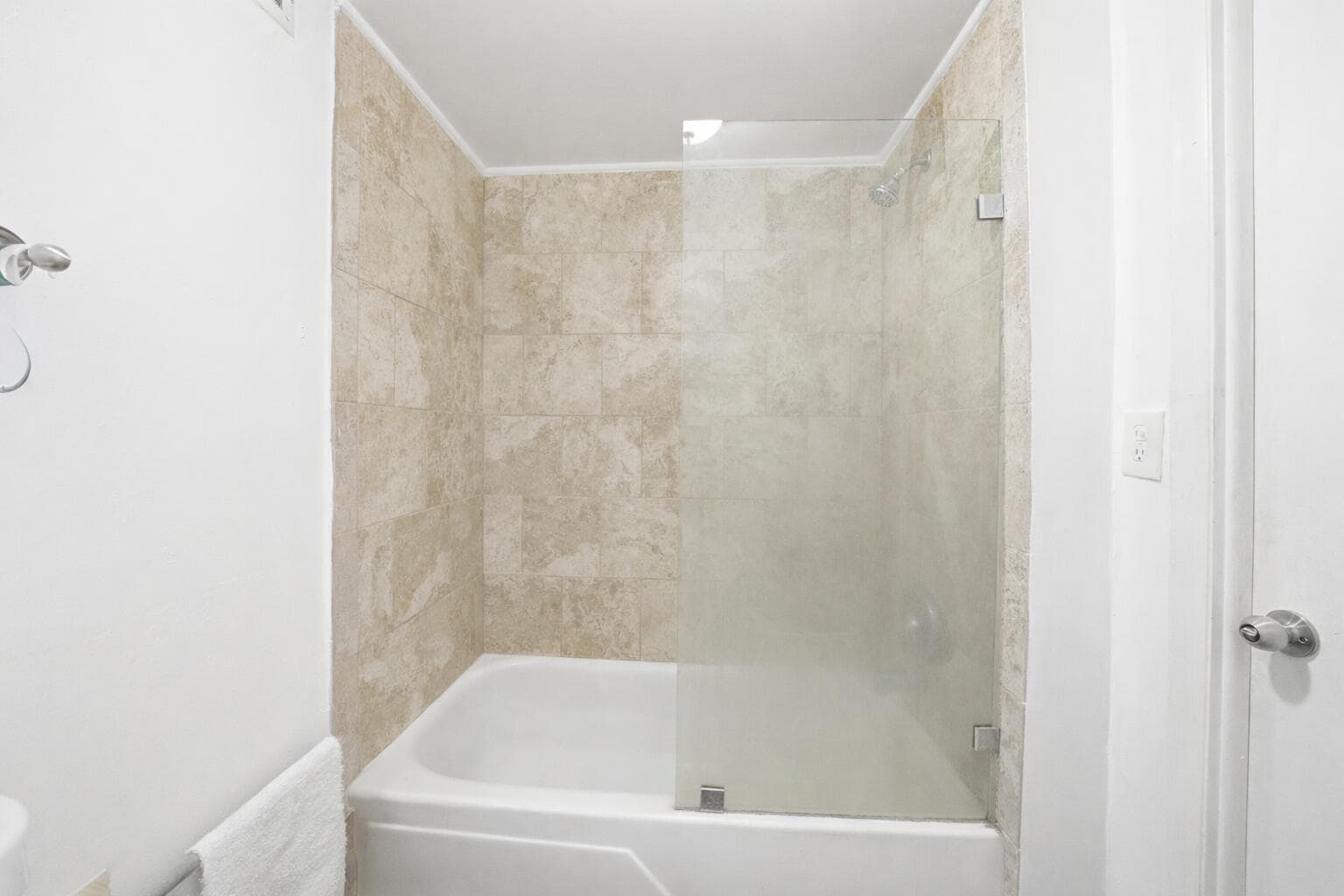 16850 S Glades Drive 2g, North Miami Beach, FL 33162 — photo 14 of 24