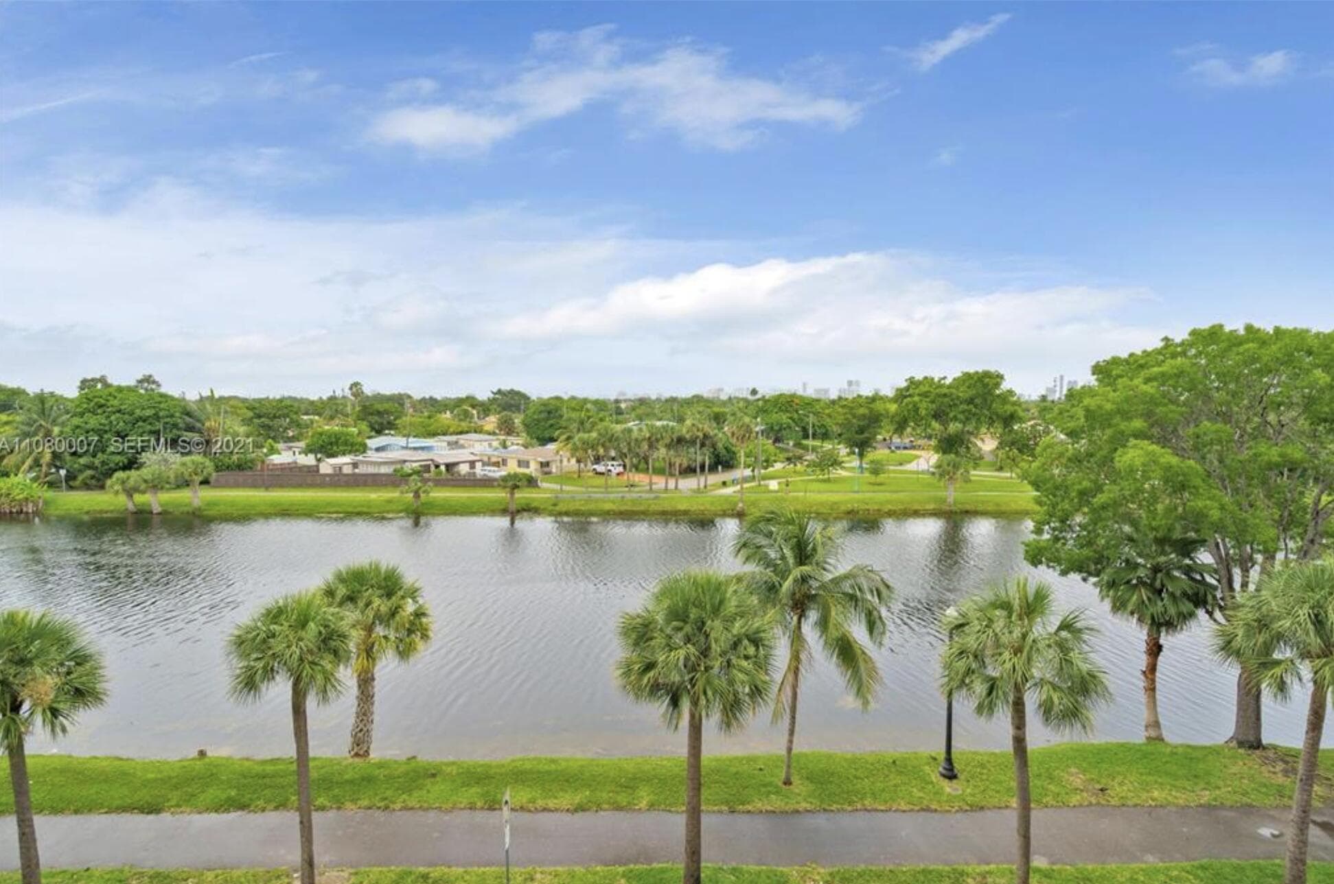 16850 S Glades Drive 2g, North Miami Beach, FL 33162 — photo 3 of 24