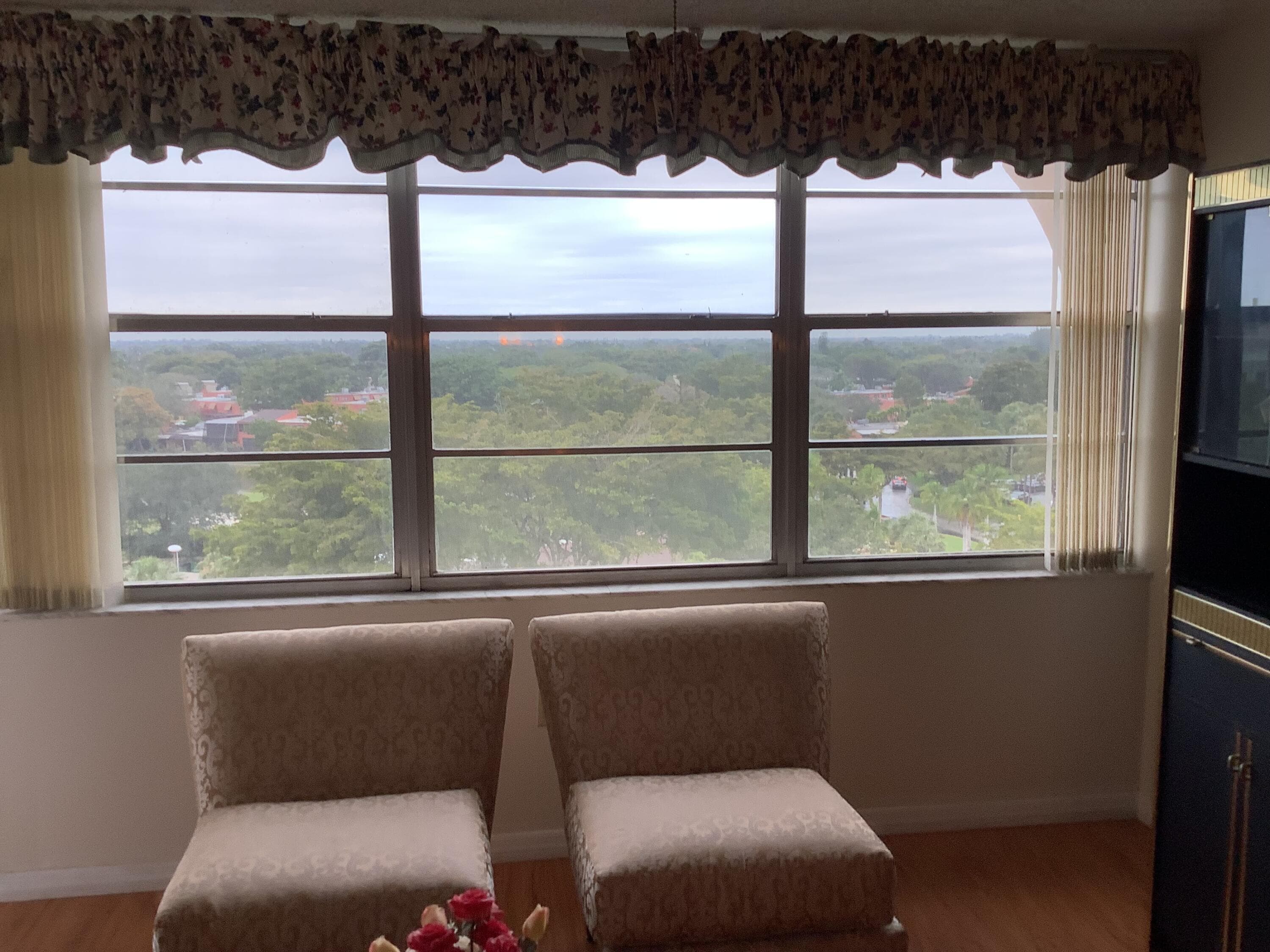 1300 Saint Charles Place Unit Ph13, Pembroke Pines, FL 33026 — photo 38 of 43