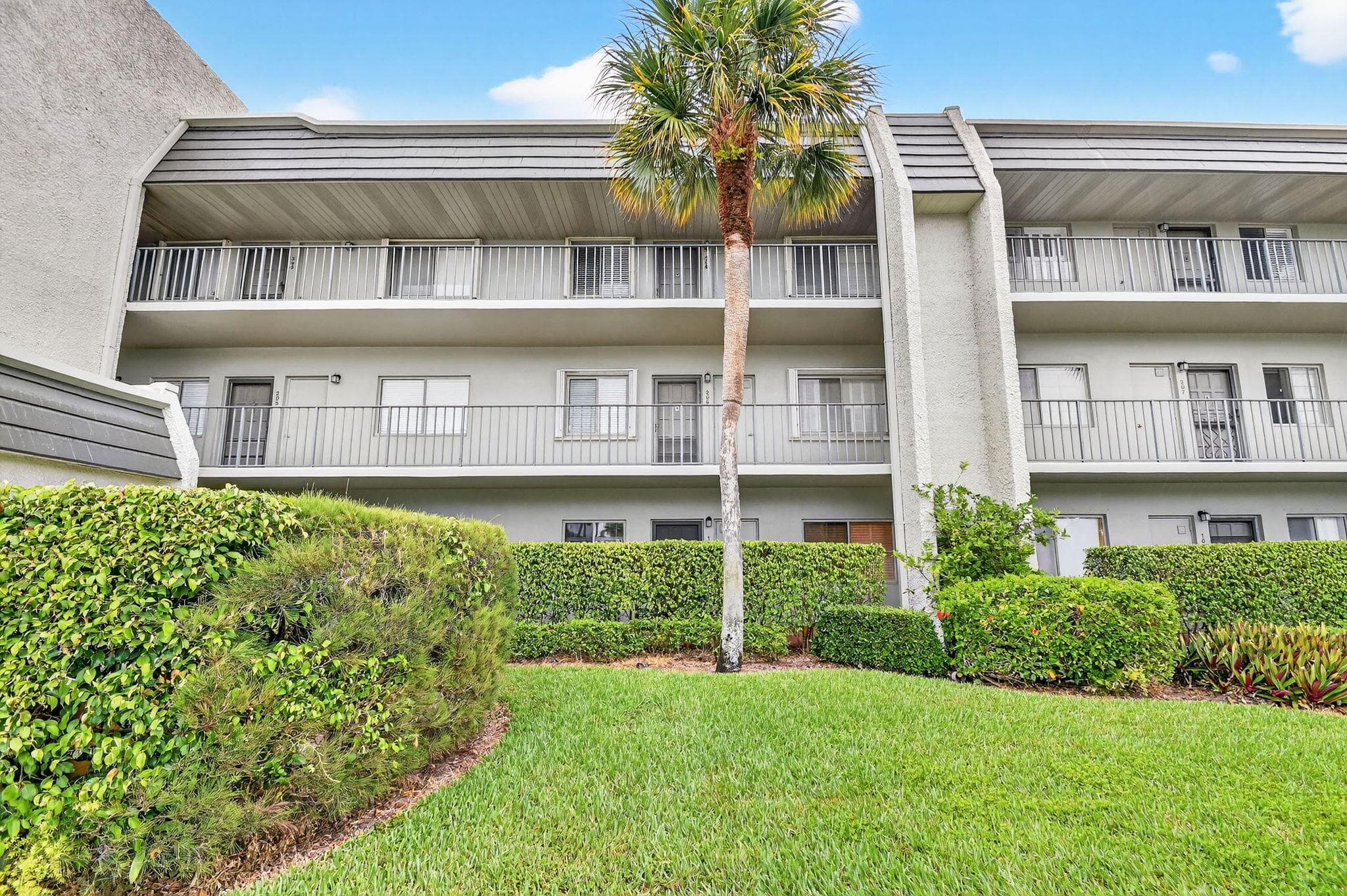4080 Tivoli Court E 206, Lake Worth, FL 33467 — photo 2 of 48