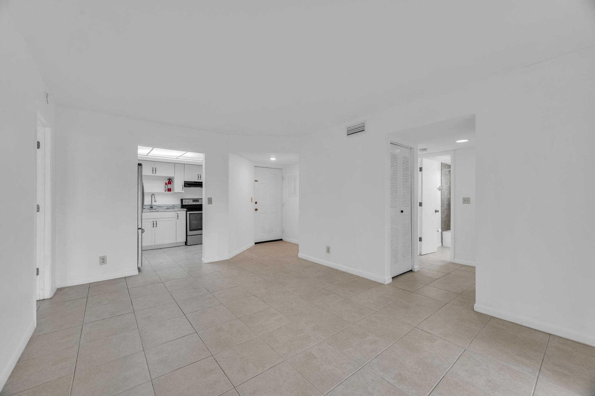 1552 SE Royal Green Circle O-103, Port St. Lucie, FL 34952 — photo 5 of 32