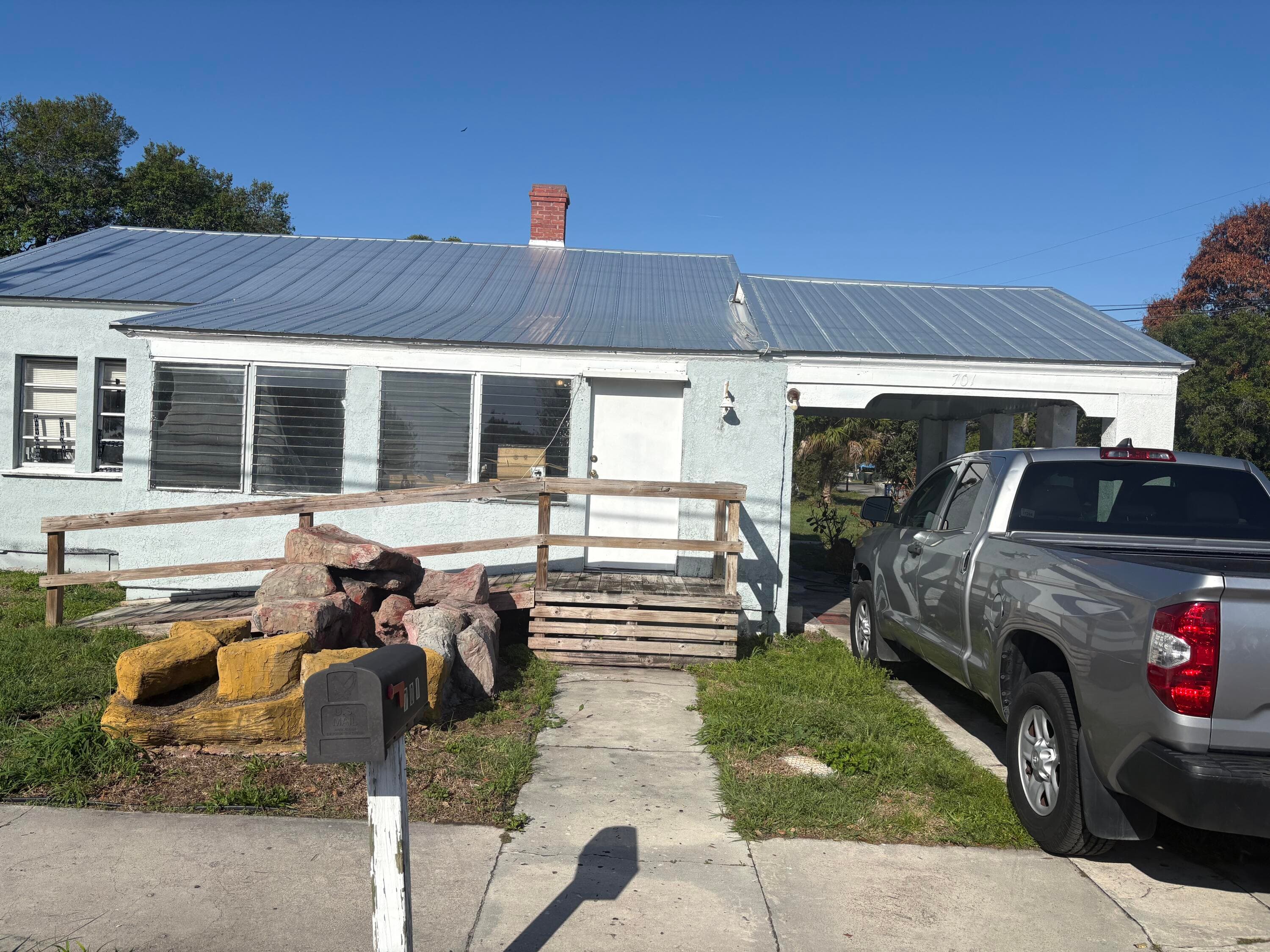 701 S 13th Street, Fort Pierce, FL 34950 — photo 4 of 5