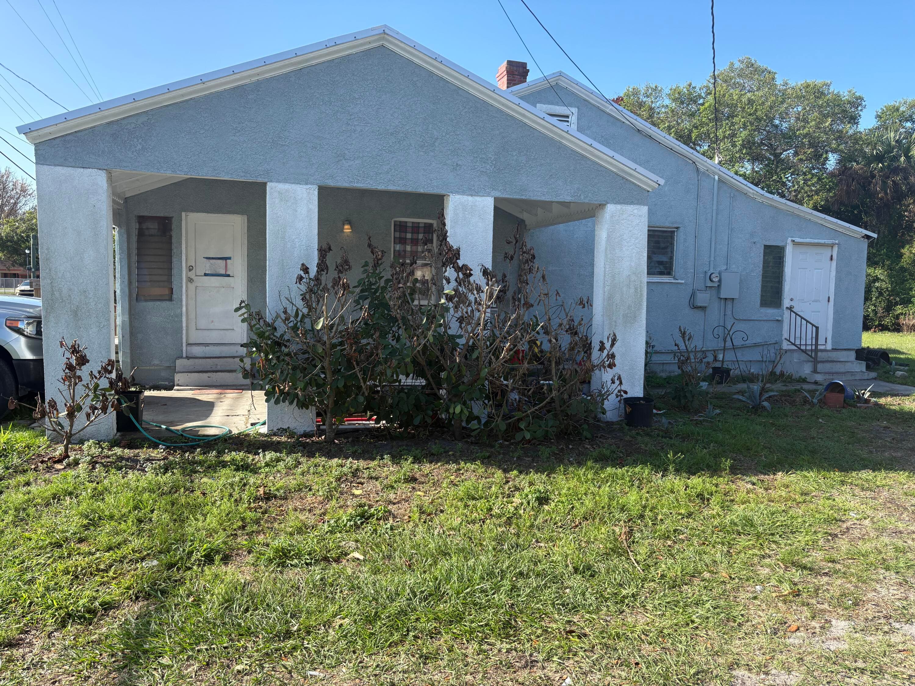 701 S 13th Street, Fort Pierce, FL 34950 — photo 1 of 5
