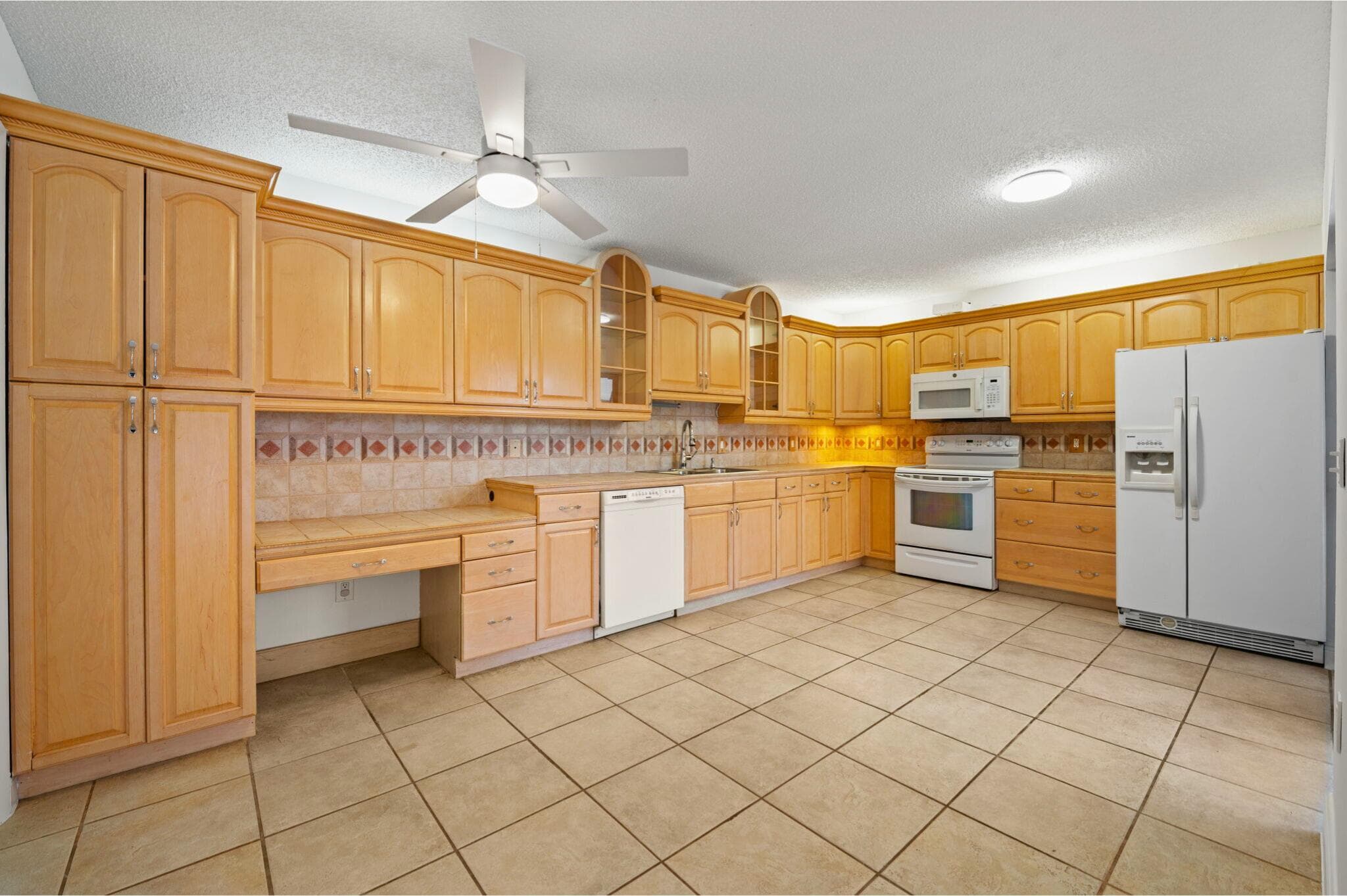 9131 SW 20th Place A, Davie, FL 33324 — photo 7 of 32
