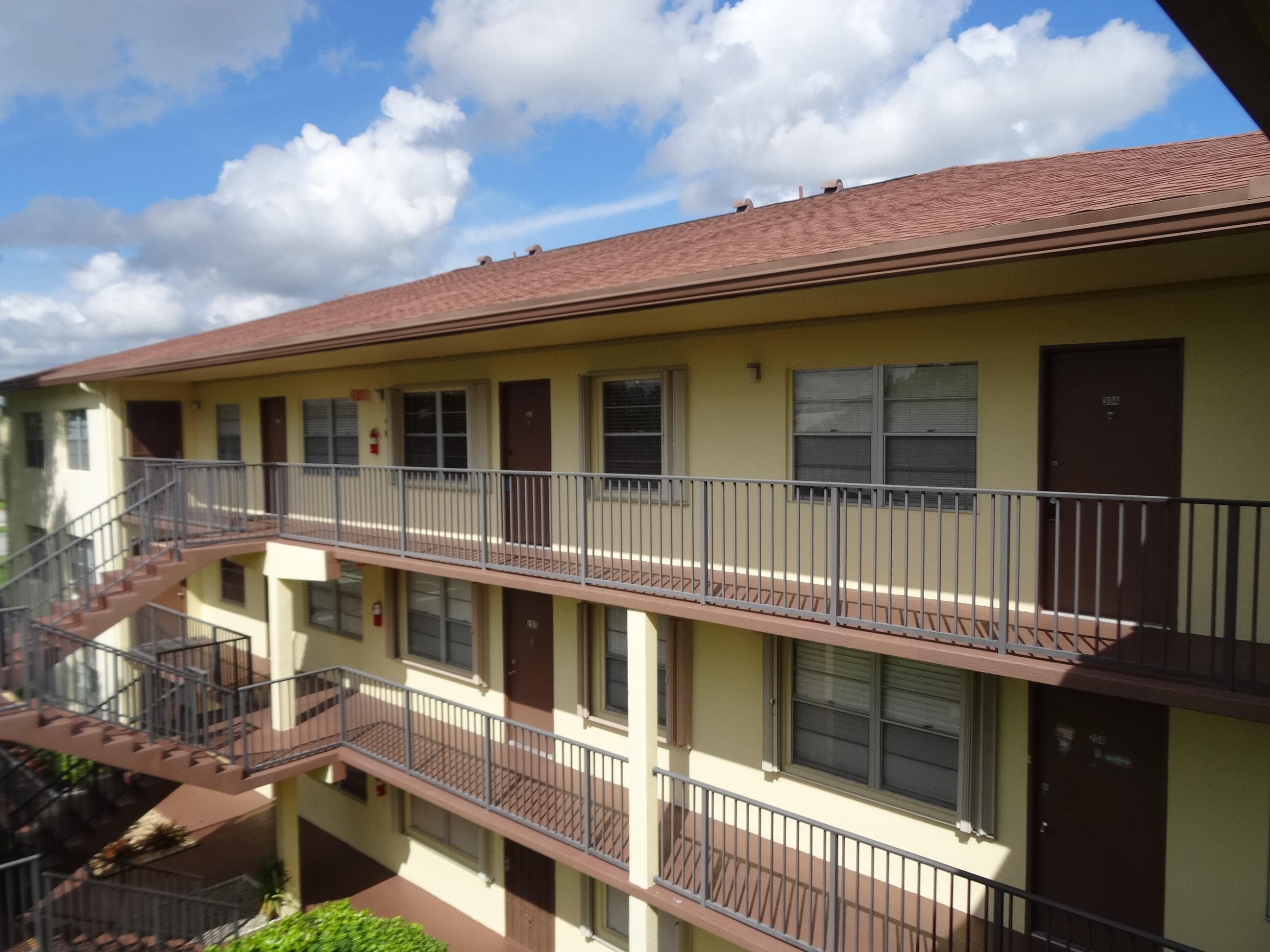 151 SW 135th Terrace 303t, Pembroke Pines, FL 33027 — photo 2 of 39