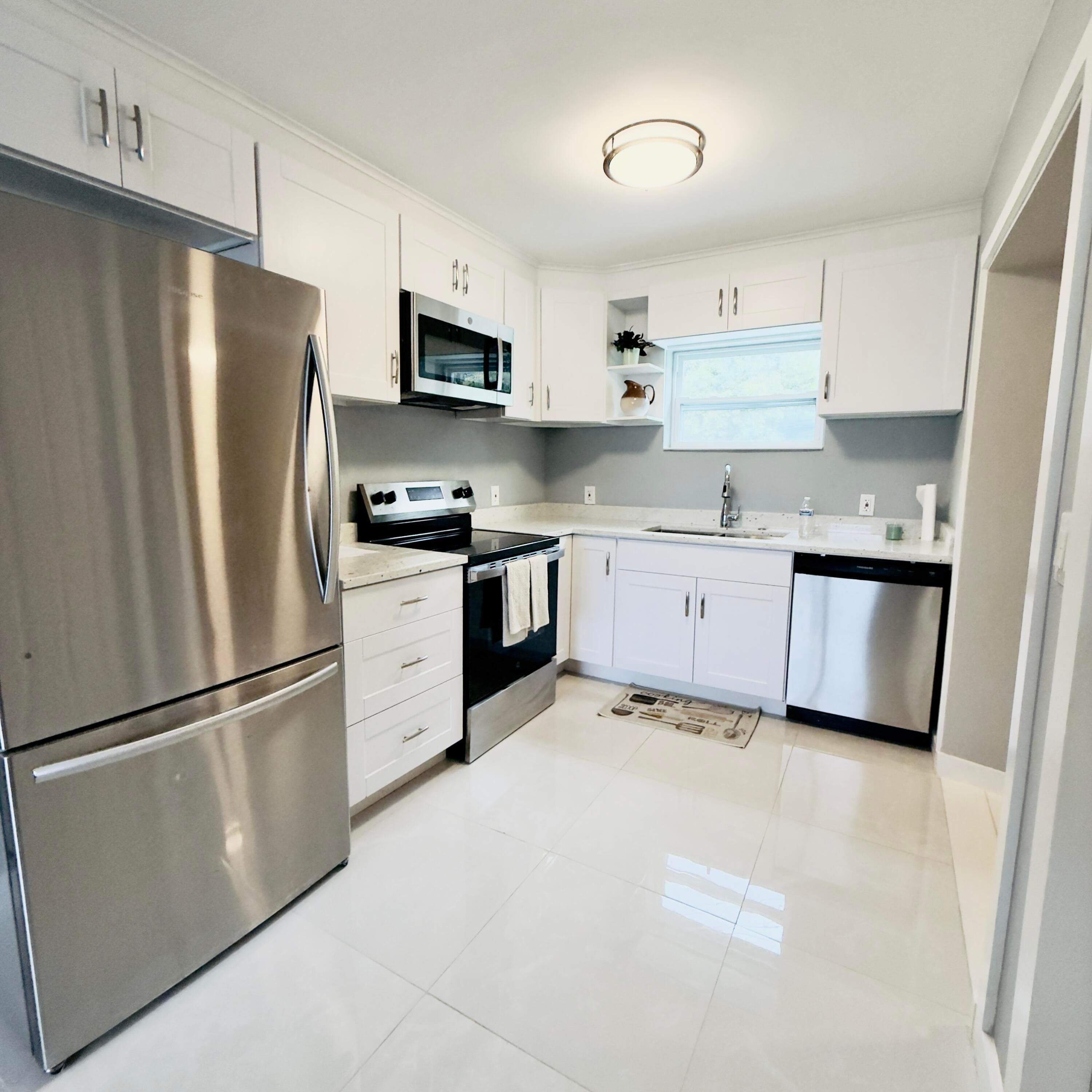 2533 NE 12th Terrace, Pompano Beach, FL 33064 — photo 1 of 16