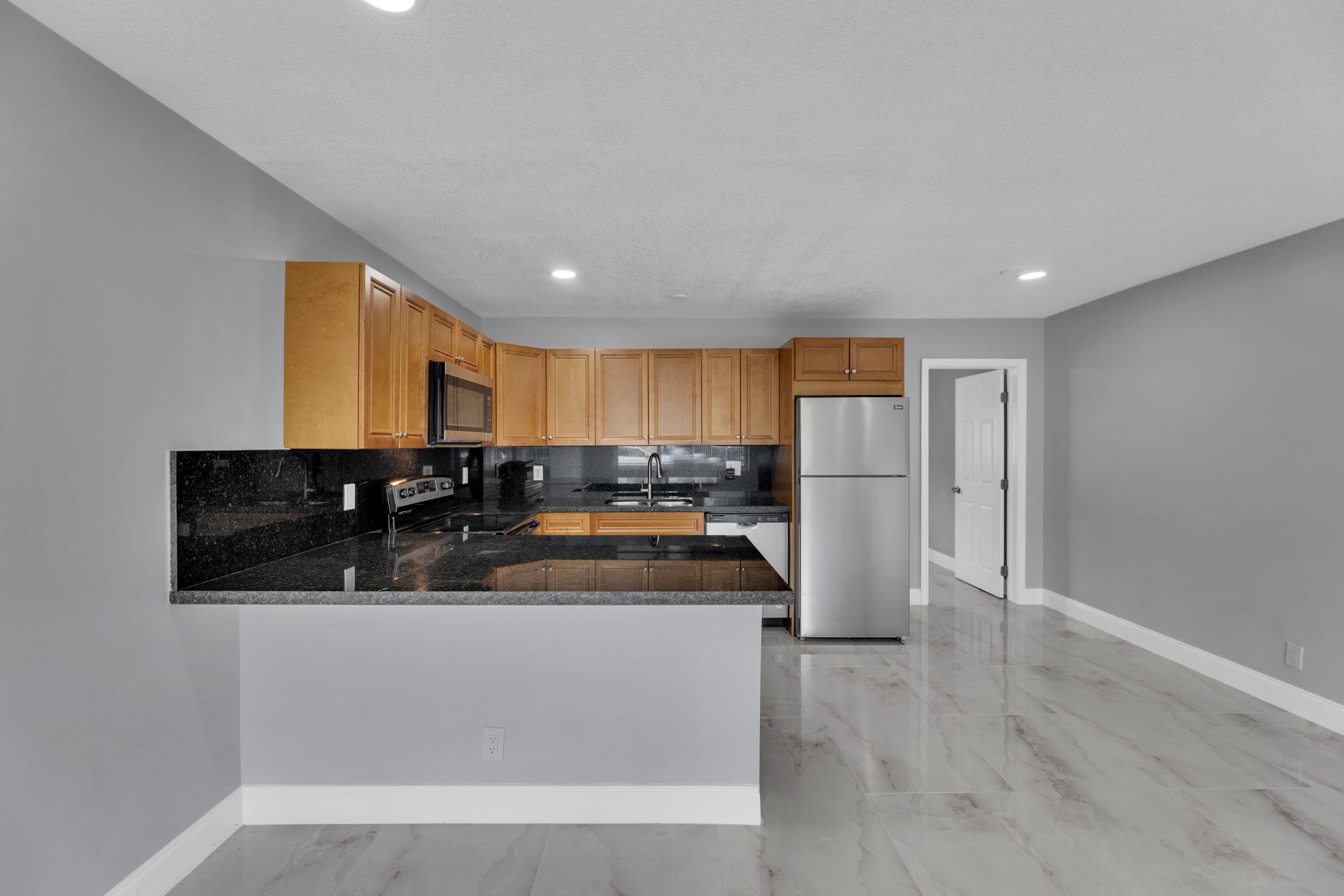 800-802 SW 6th Court, Pompano Beach, FL 33060 — photo 7 of 38