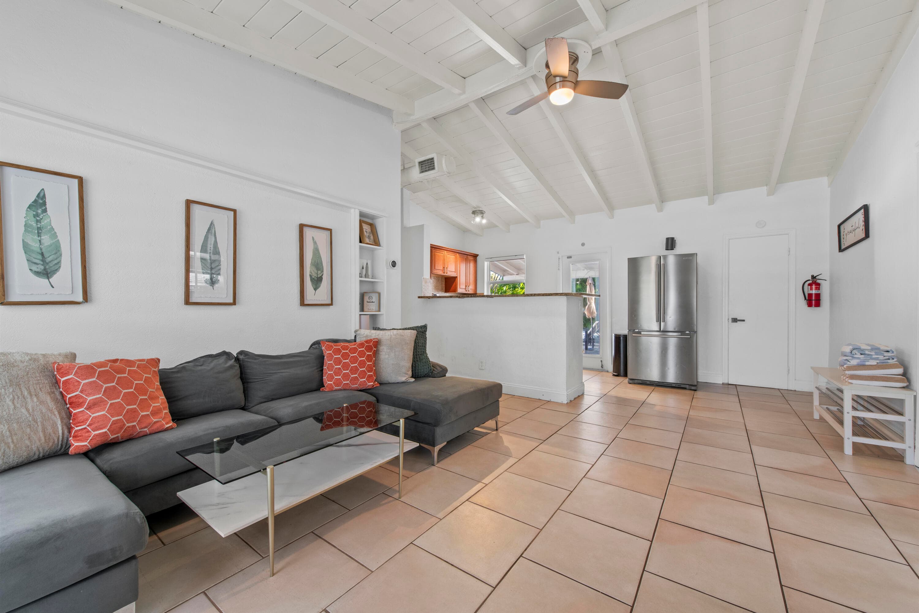 408 NW 29th Street, Wilton Manors, FL 33311 — photo 3 of 20
