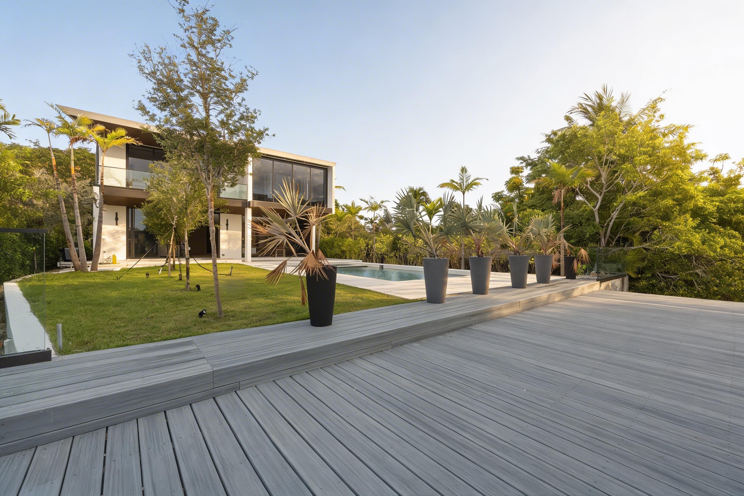 930 S Shore Drive, Miami Beach, FL 33141 — photo 4 of 37