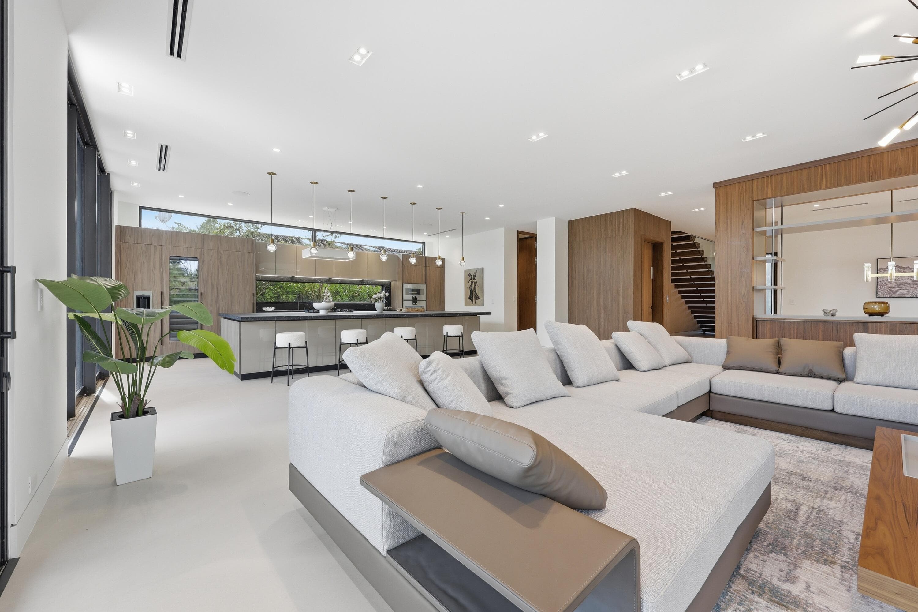 930 S Shore Drive, Miami Beach, FL 33141 — photo 17 of 37