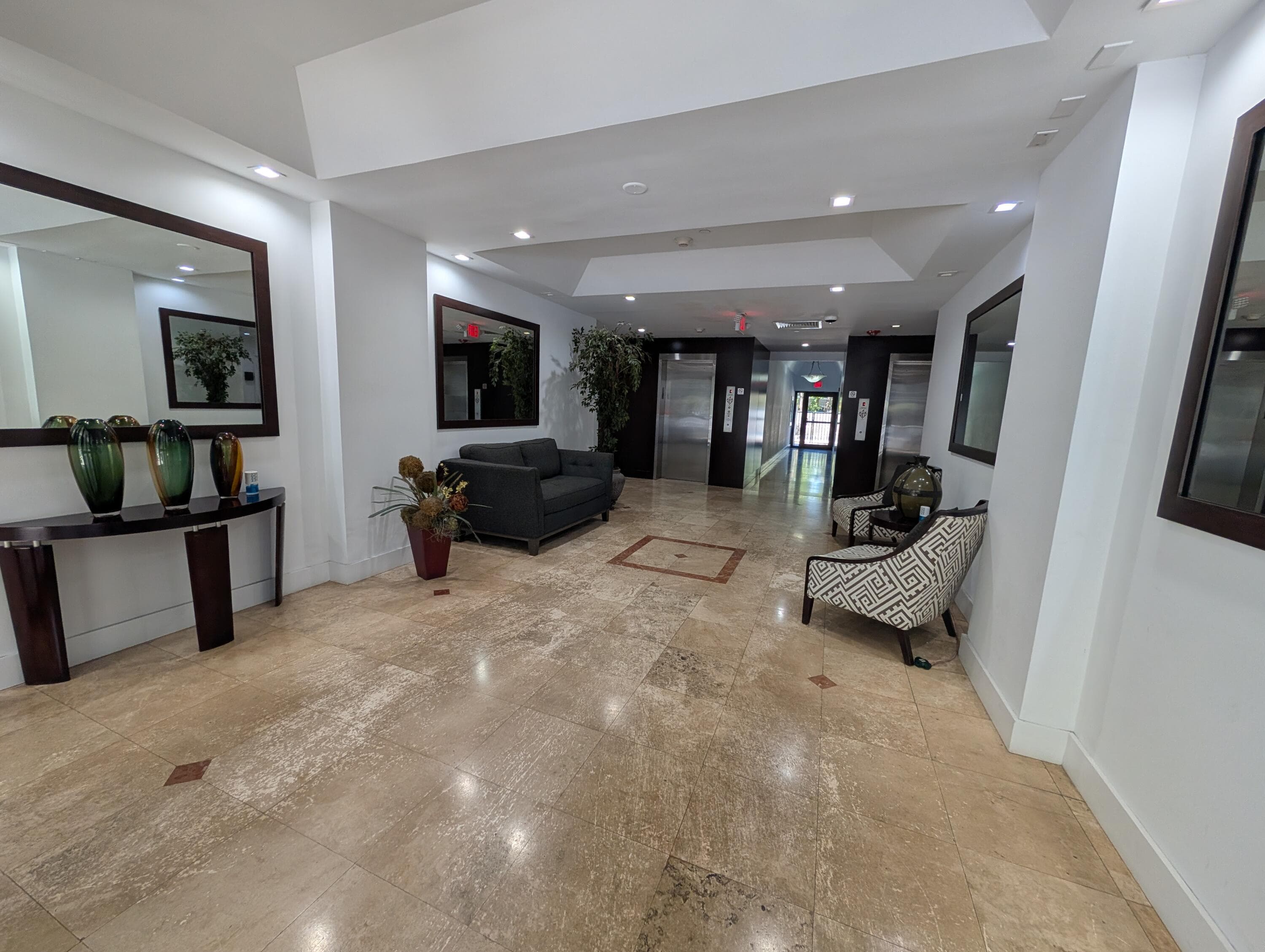 2715 Tigertail Avenue Apt 402, Miami, FL 33133 — photo 22 of 38