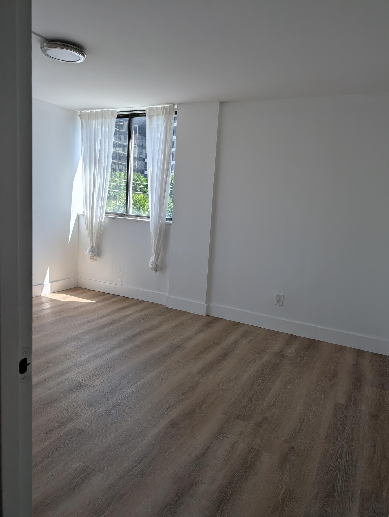 2715 Tigertail Avenue Apt 402, Miami, FL 33133 — photo 12 of 38