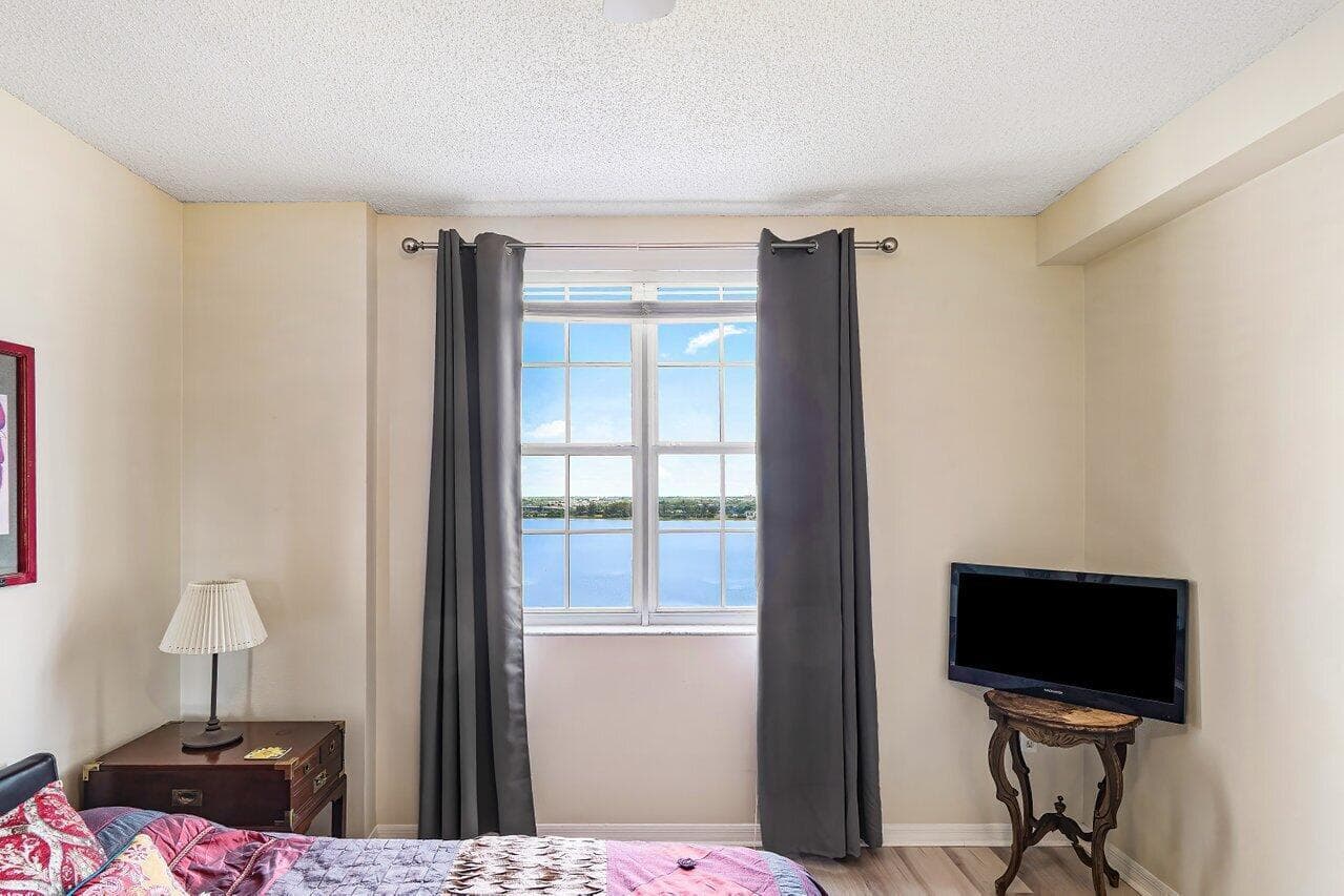 616 Clearwater Park Road 1206, West Palm Beach, FL 33401 — photo 15 of 33