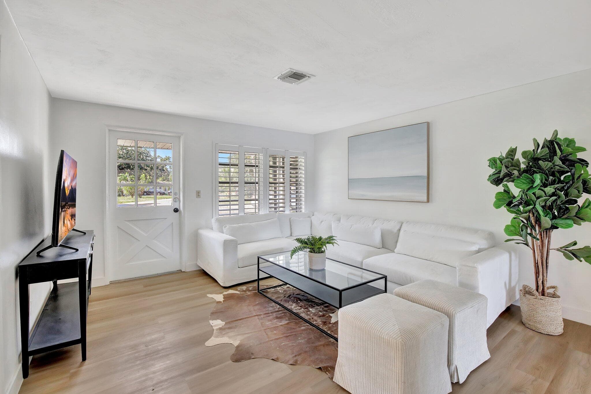 3019 N 57th Drive, Hollywood, FL 33021 — photo 5 of 44