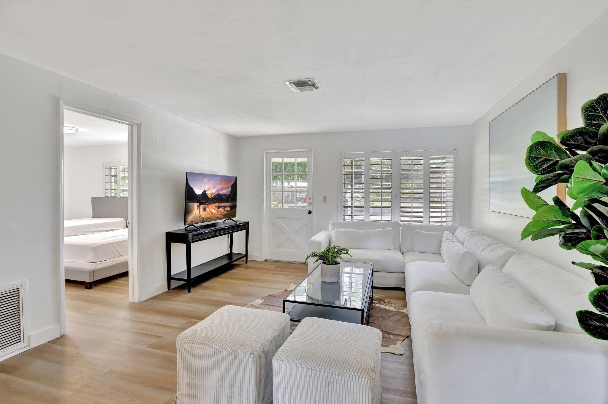 3019 N 57th Drive, Hollywood, FL 33021 — photo 6 of 44