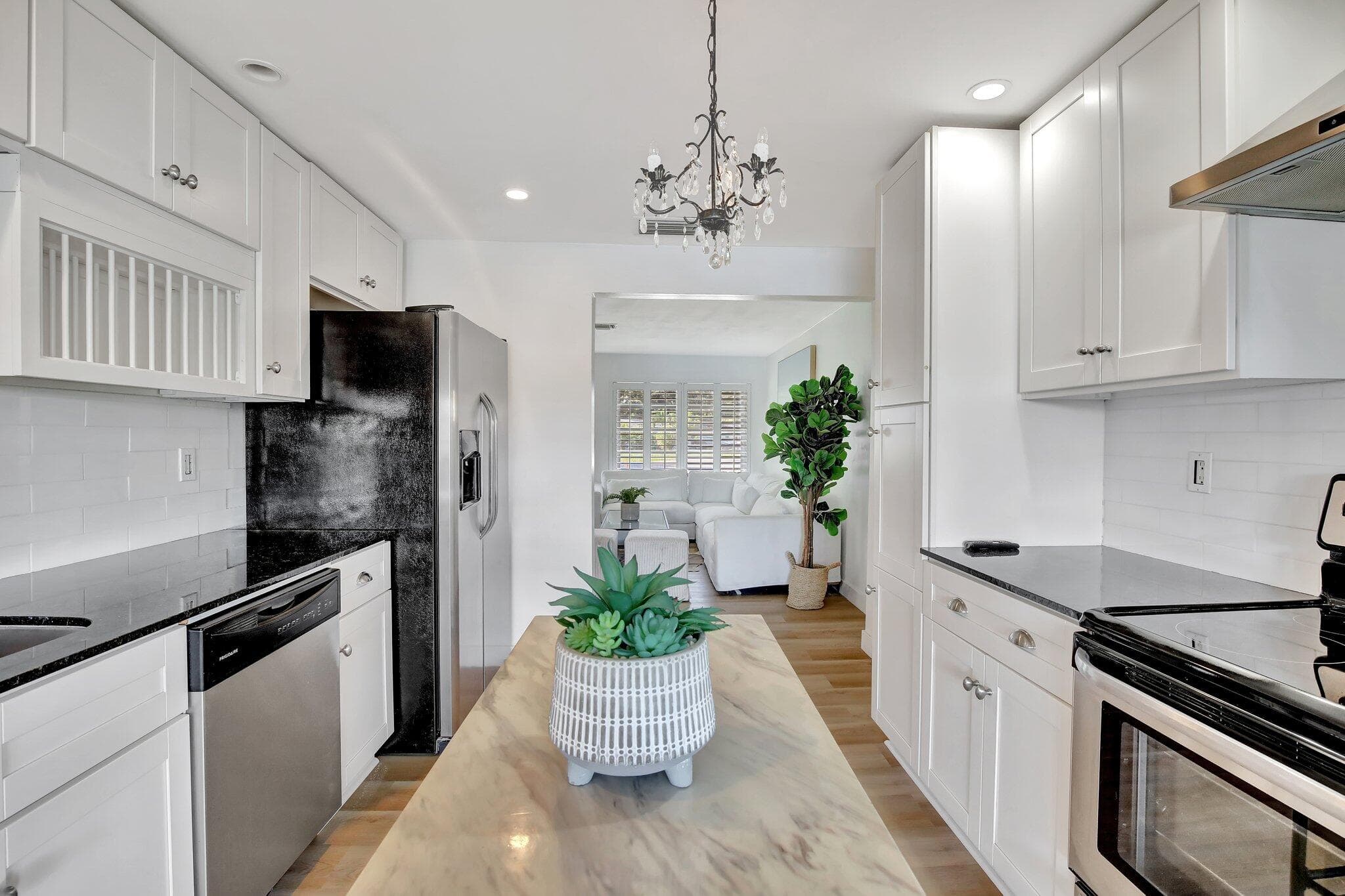 3019 N 57th Drive, Hollywood, FL 33021 — photo 12 of 44