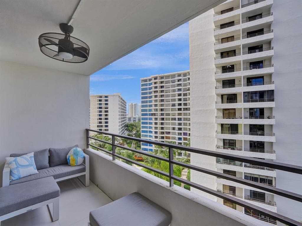 2500 Parkview Drive 1112, Hallandale Beach, FL 33009 — photo 13 of 54