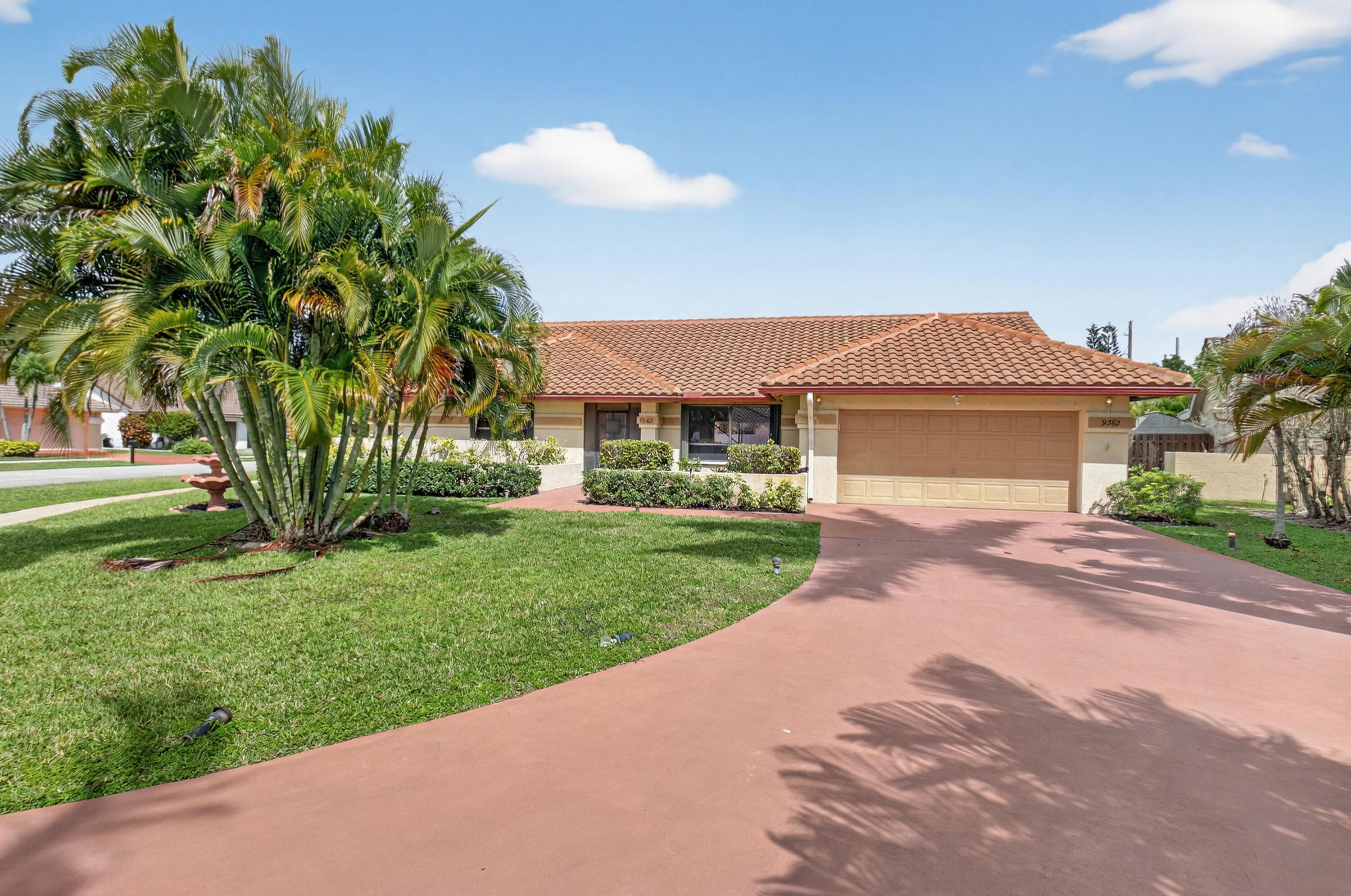 9362 Laurel Green Drive, Boynton Beach, FL 33437 — photo 1 of 31