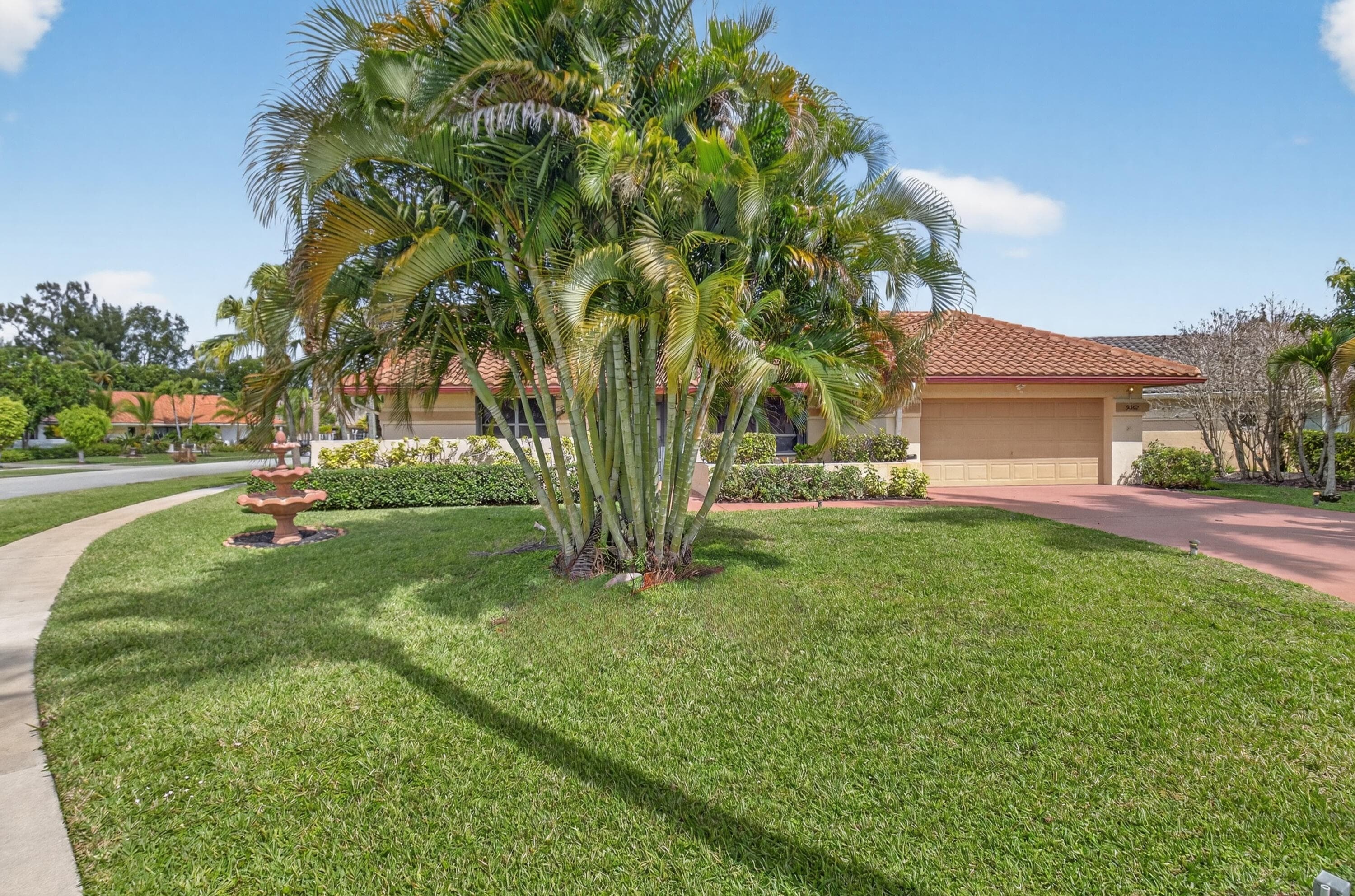 9362 Laurel Green Drive, Boynton Beach, FL 33437 — photo 2 of 31