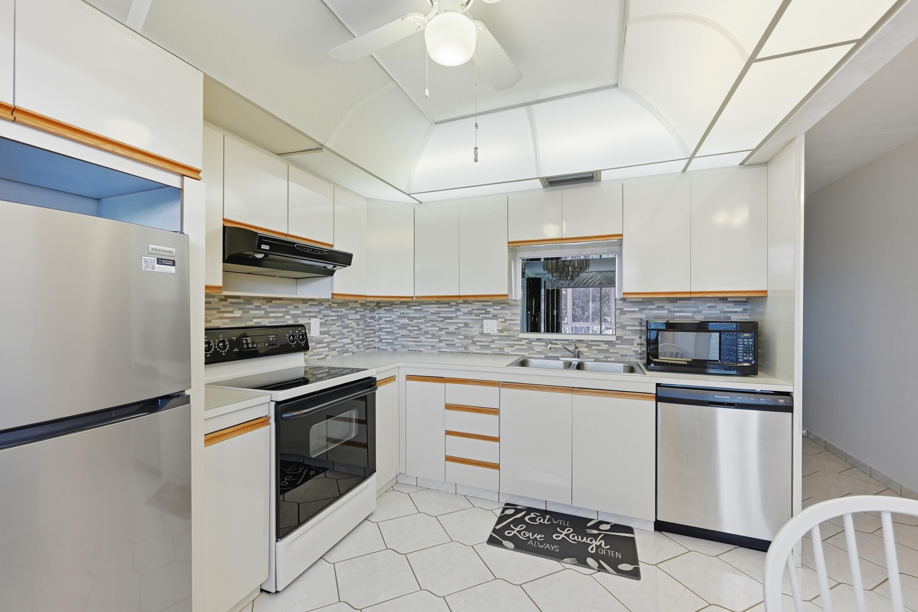 2302 Lucaya Lane E3, Coconut Creek, FL 33066 — photo 2 of 87