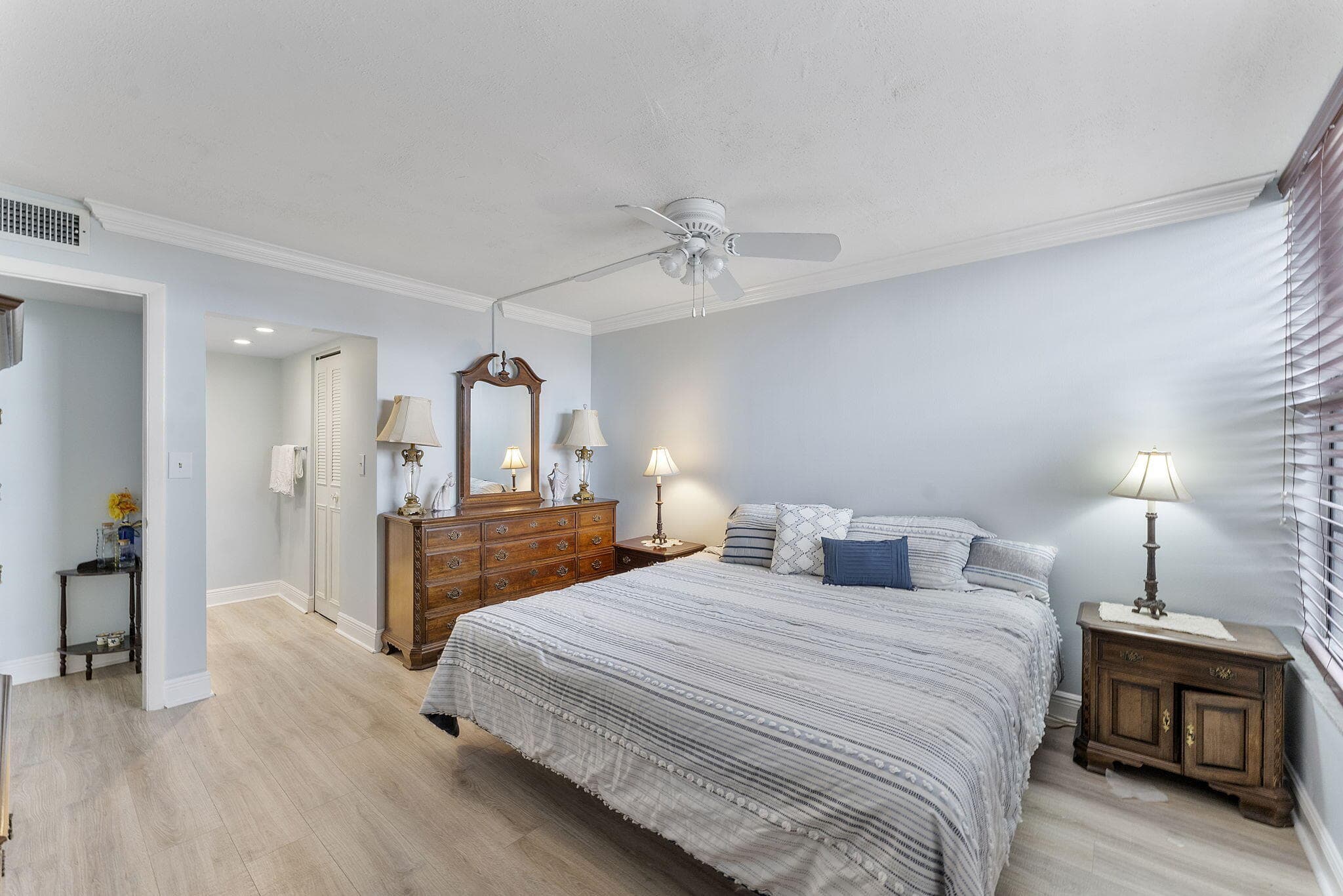 8 N Royal Palm Way 6040, Boca Raton, FL 33432 — photo 13 of 18
