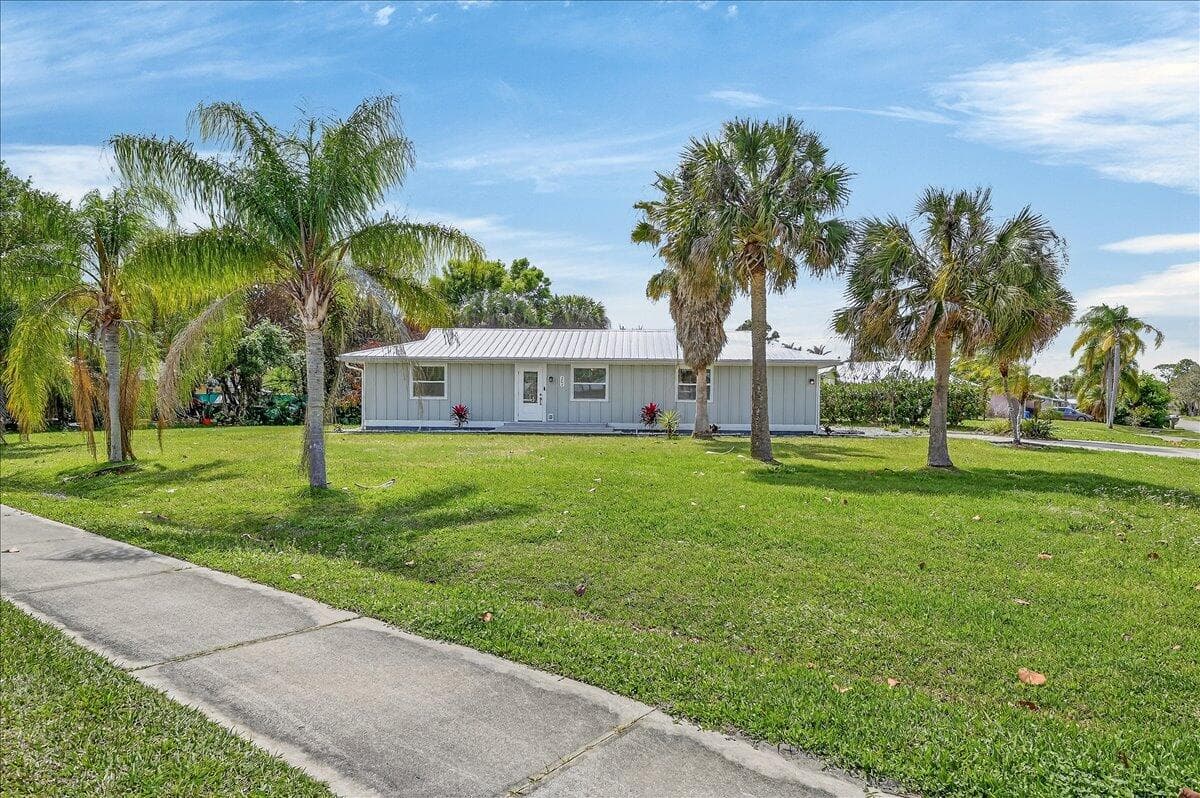 262 Easy Street, Sebastian, FL 32958 — photo 2 of 36