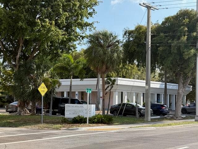 2701 NE 14th St Street, Pompano Beach, FL 33062 — photo 5 of 11