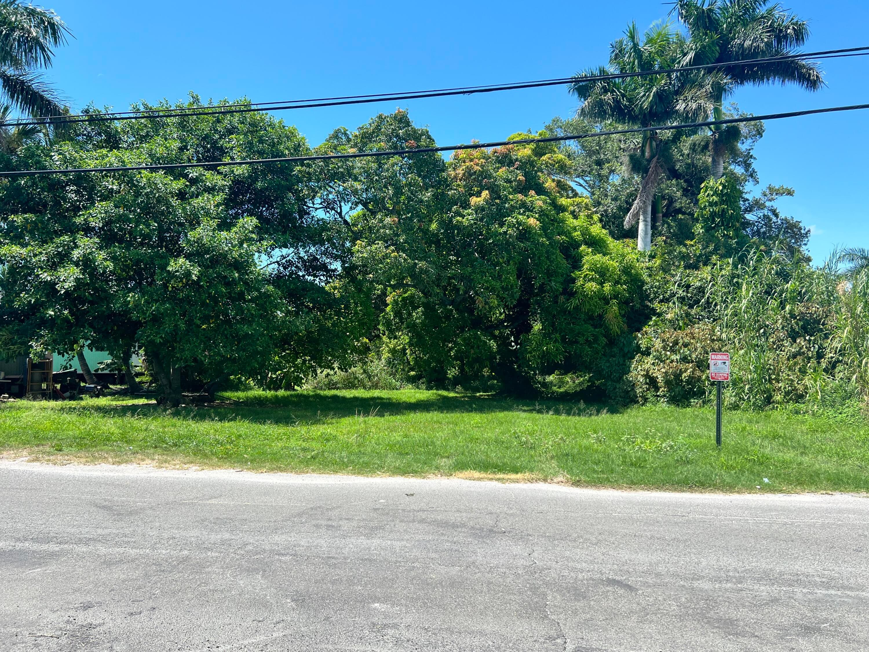 197 W Main Street, Pahokee, FL 33476 — photo