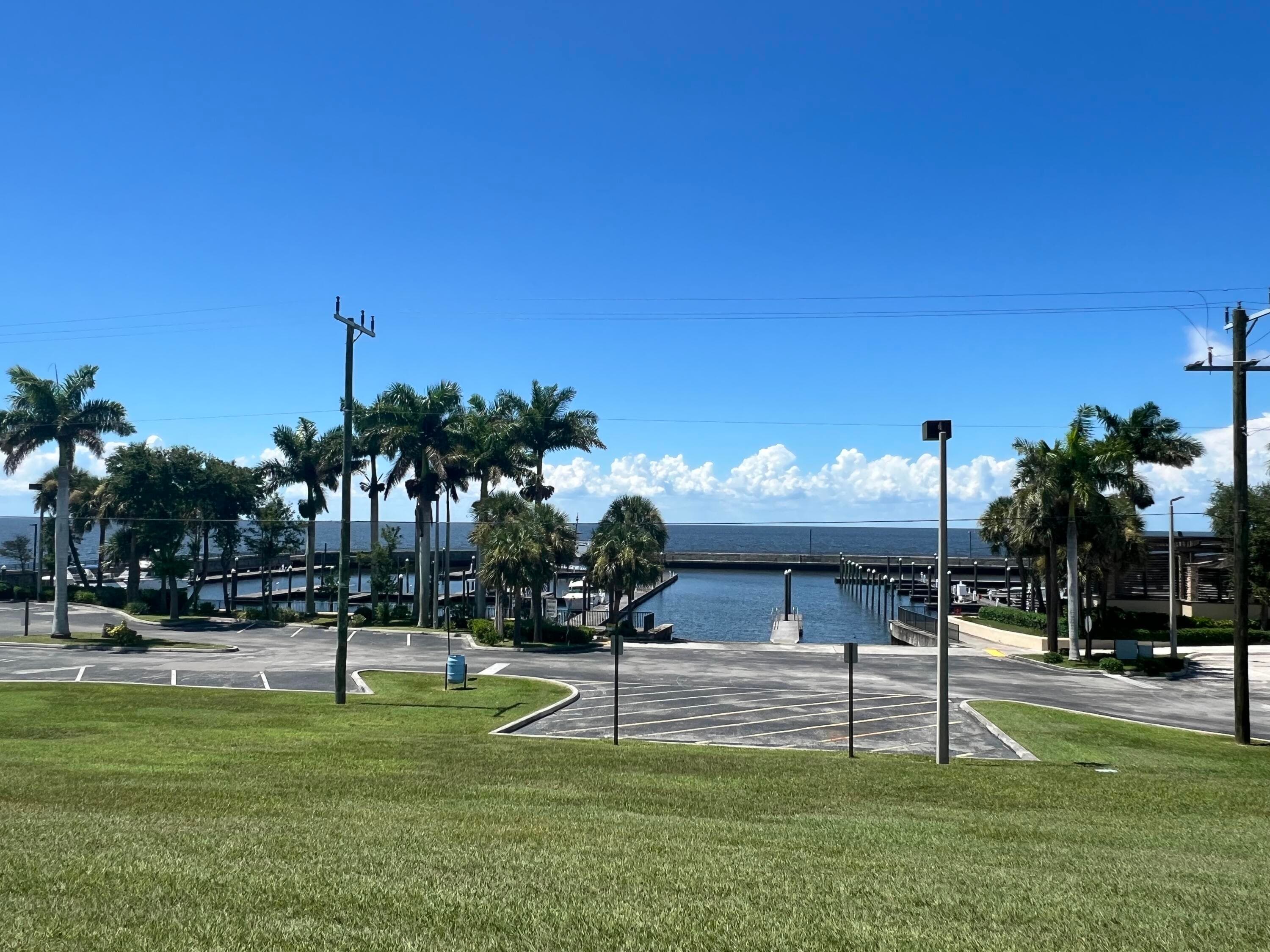 197 W Main Street, Pahokee, FL 33476 — photo 3 of 5