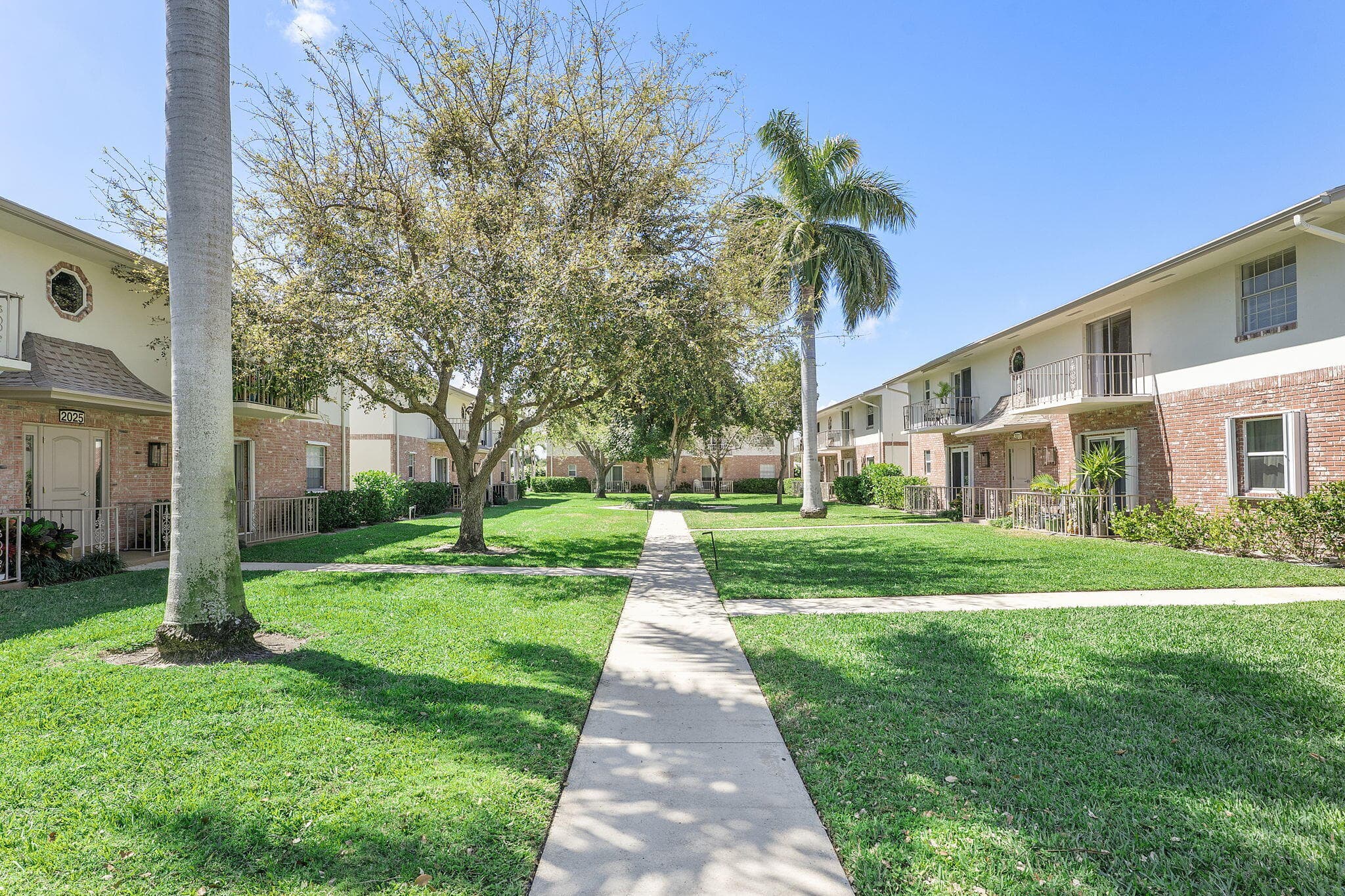 2015 S Seacrest Boulevard C, Boynton Beach, FL 33435 — photo 4 of 24