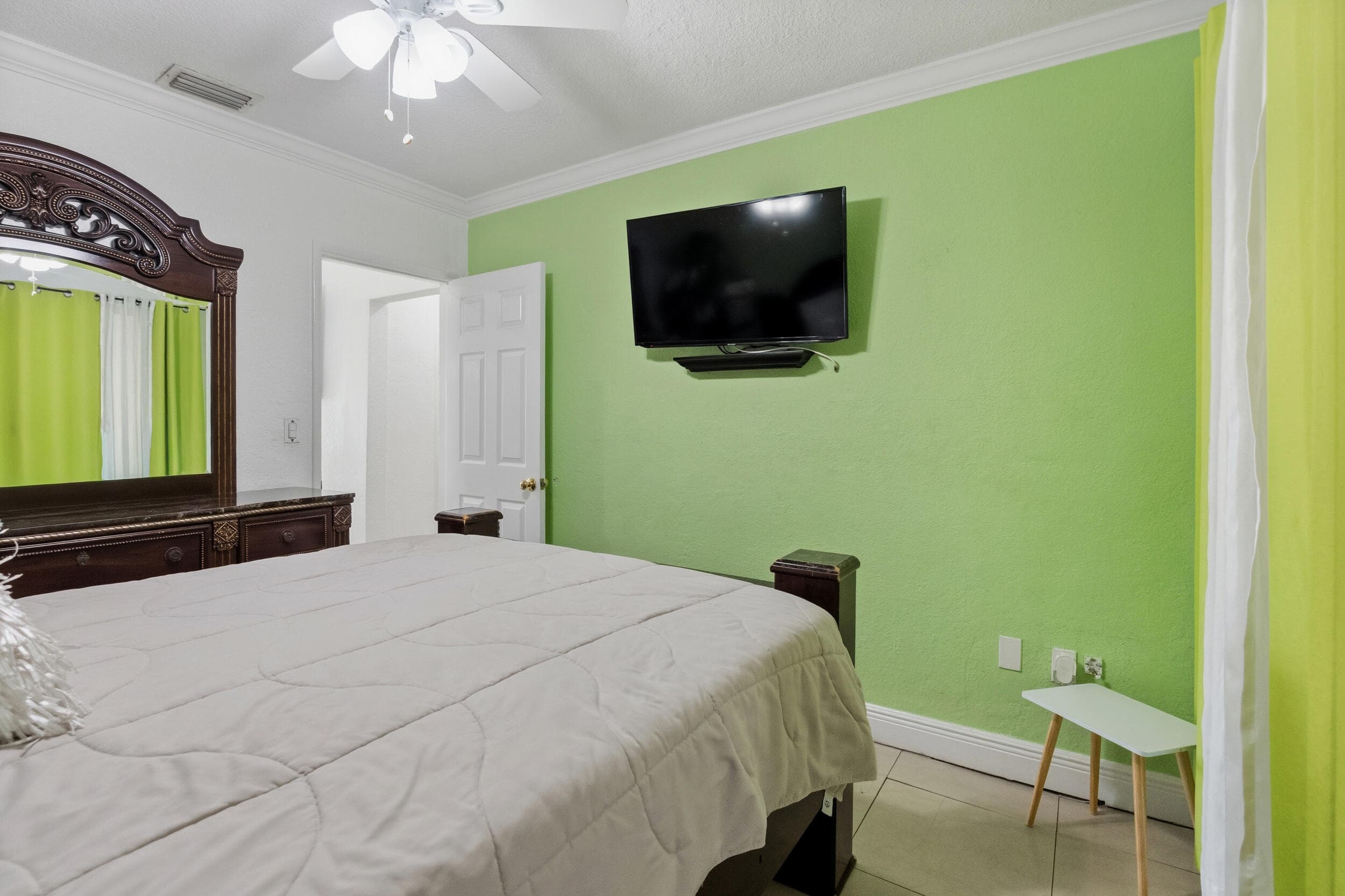 4970 E Palm Court, Hialeah, FL 33013 — photo 14 of 29