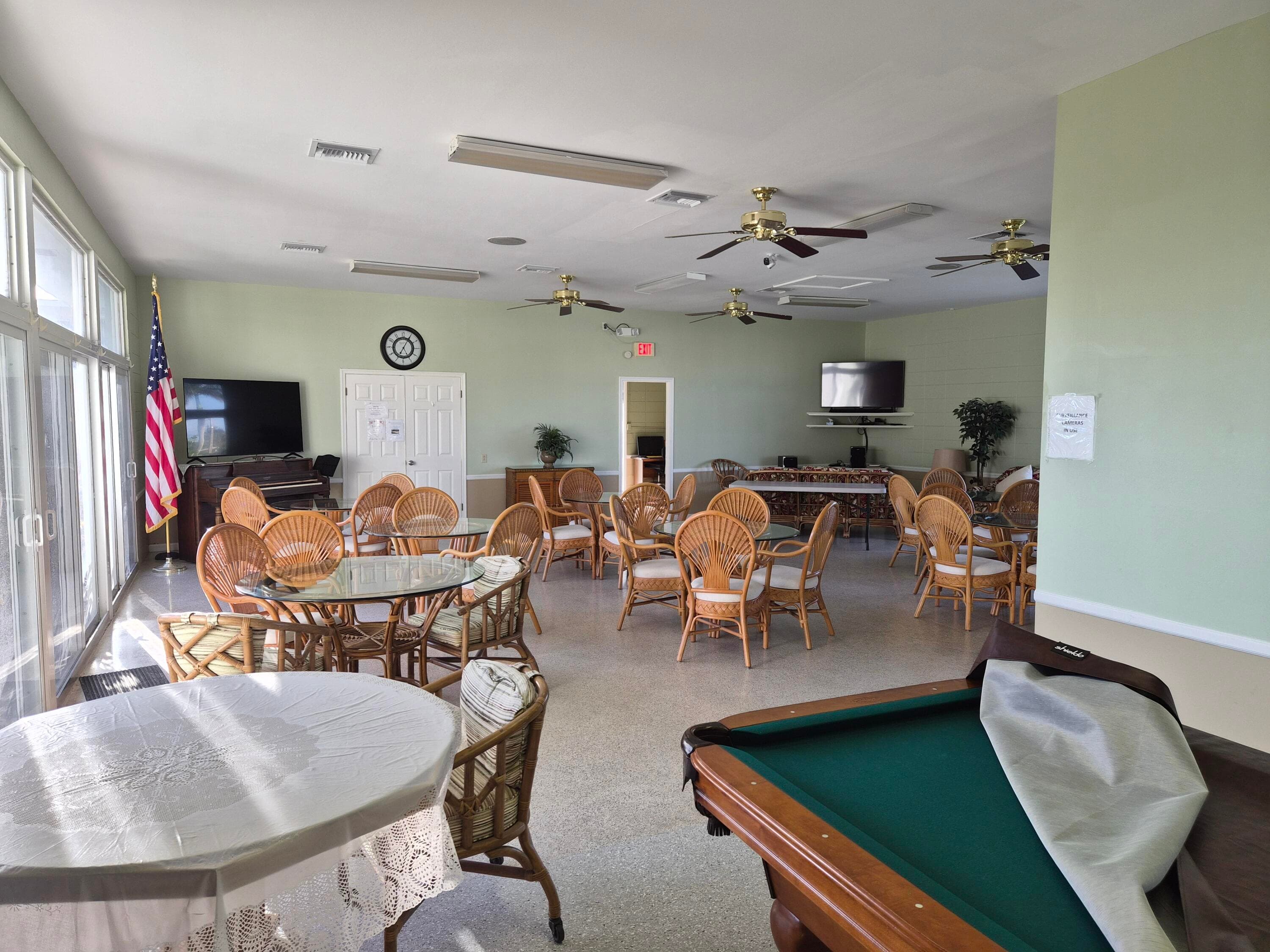 Condominium in Boynton Beach — photo 10 of 17