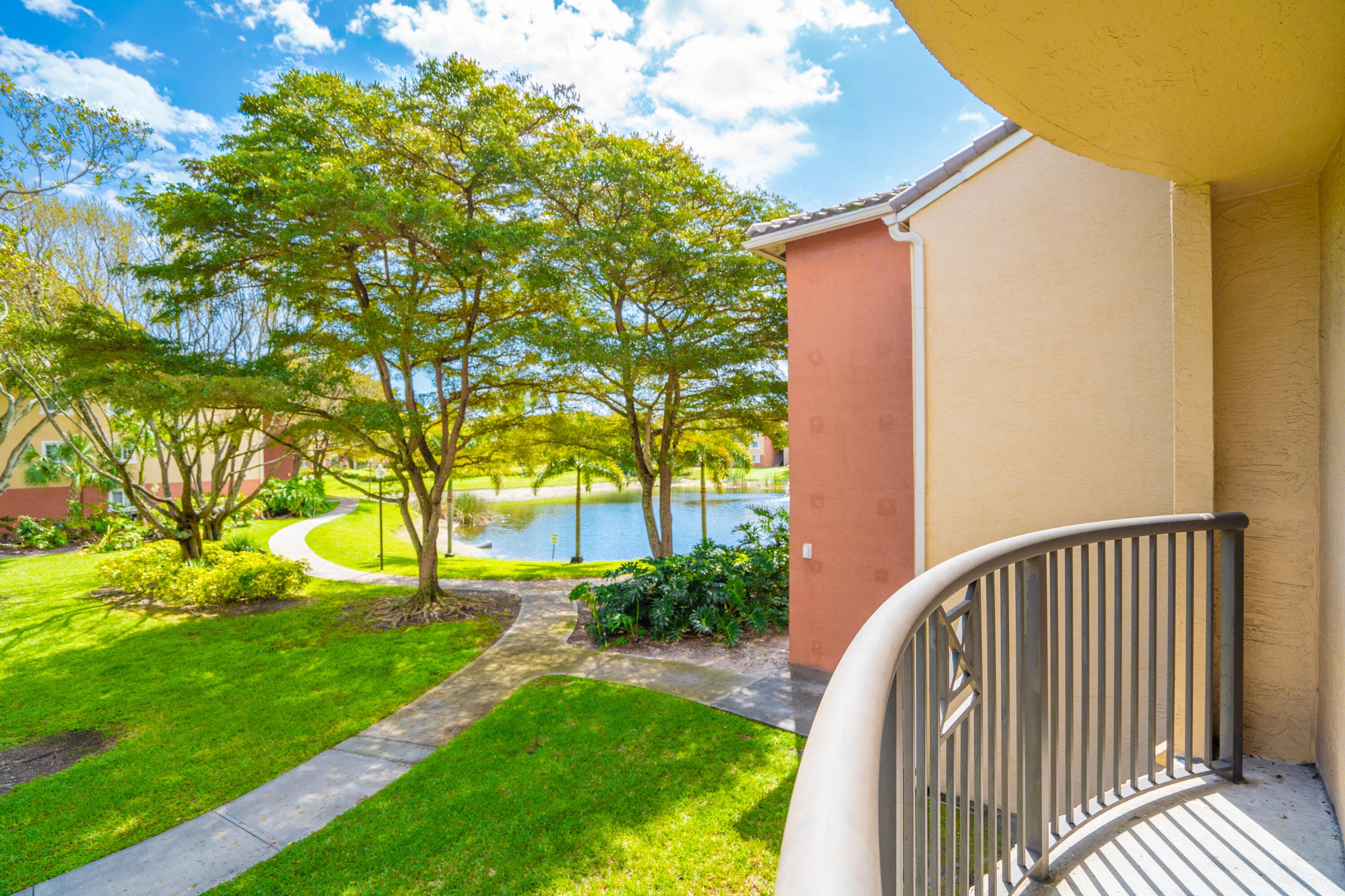 4187 N Haverhill Road 505, West Palm Beach, FL 33417 — photo 16 of 52